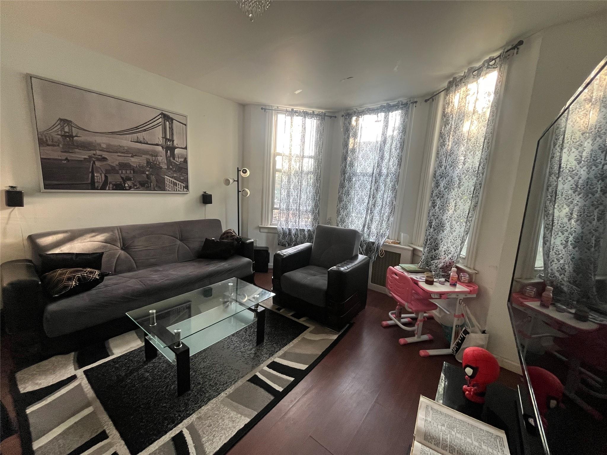 #6 photo, 2045 121st Street, 皇后區 大學點 College Point , NY 11356