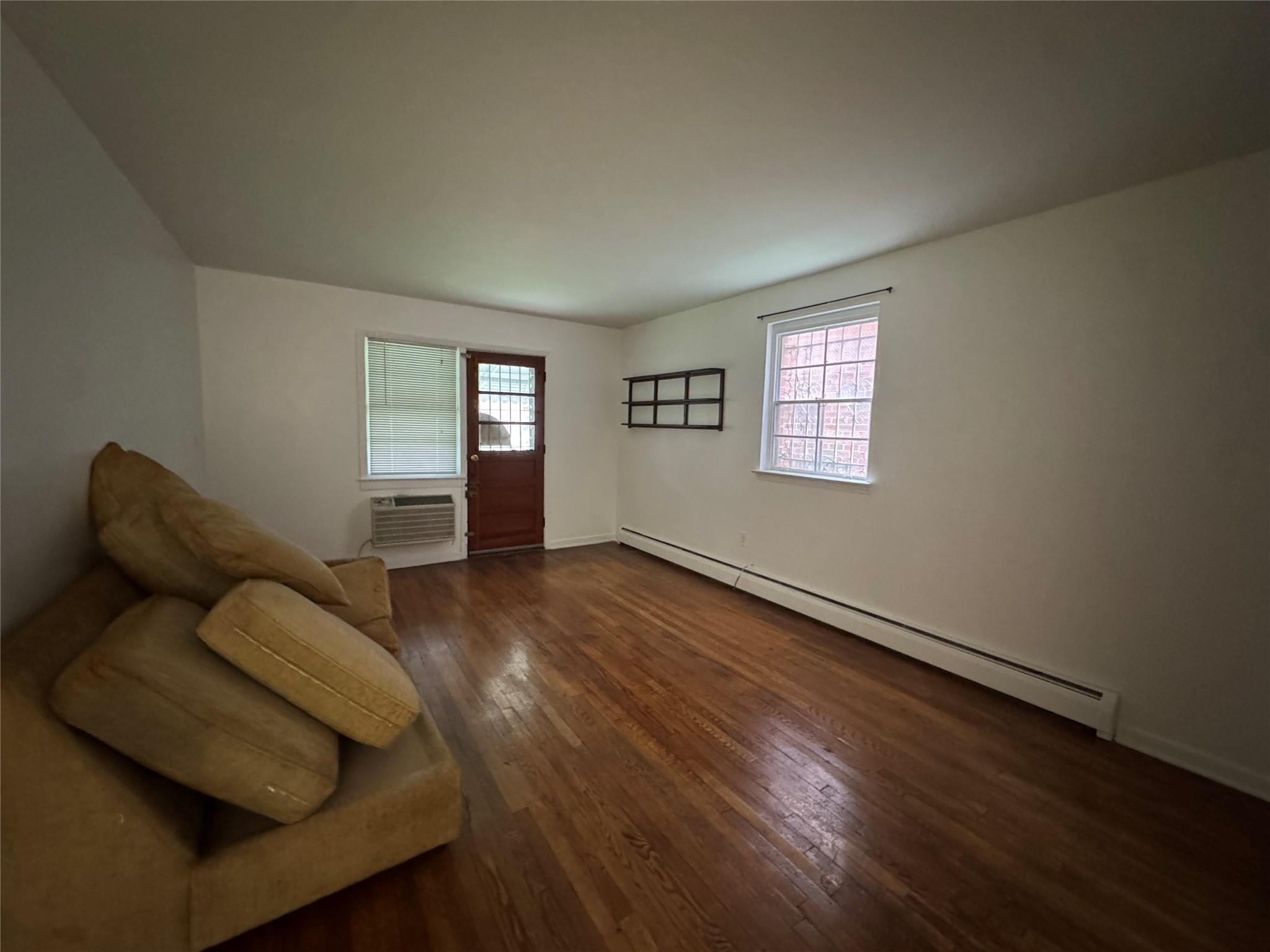 #11 photo, 87-66 52 Avenue, Elmhurst , NY 11373