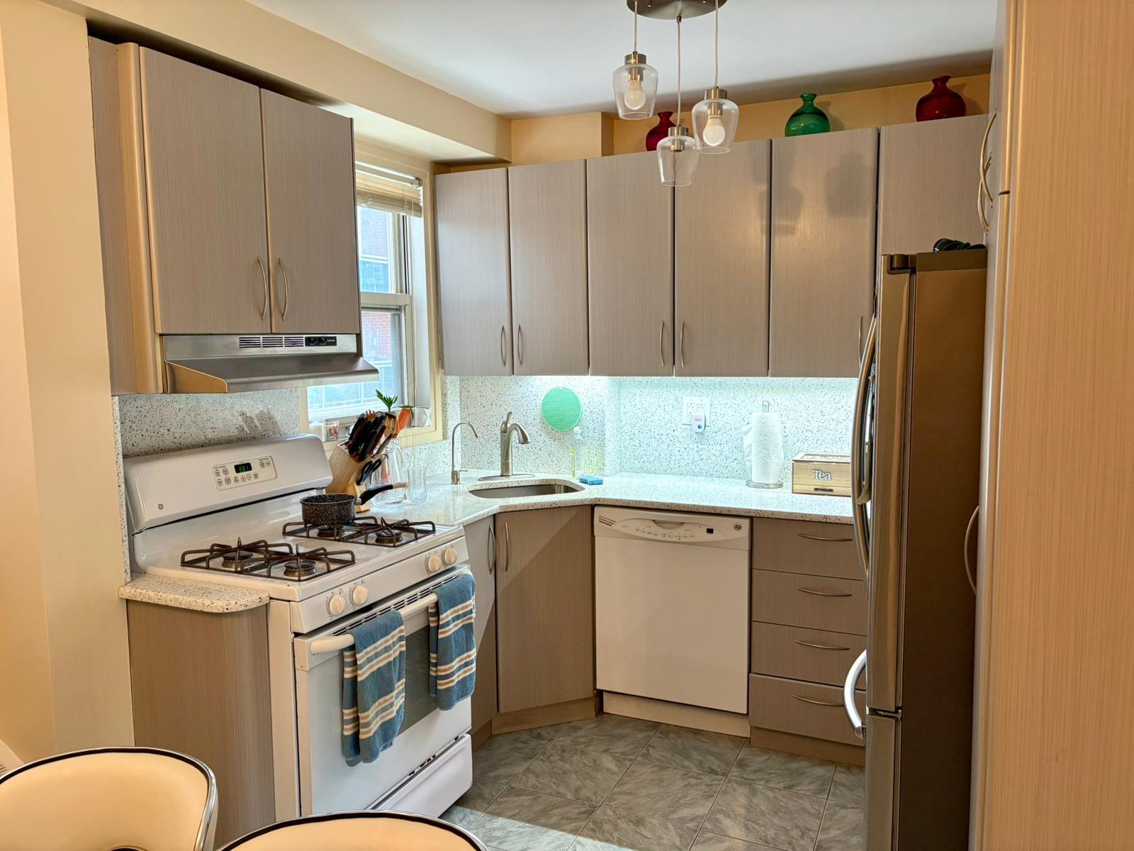 #3 photo, 98-05 63 Road, クイーンズ区 Rego Park , NY 11374