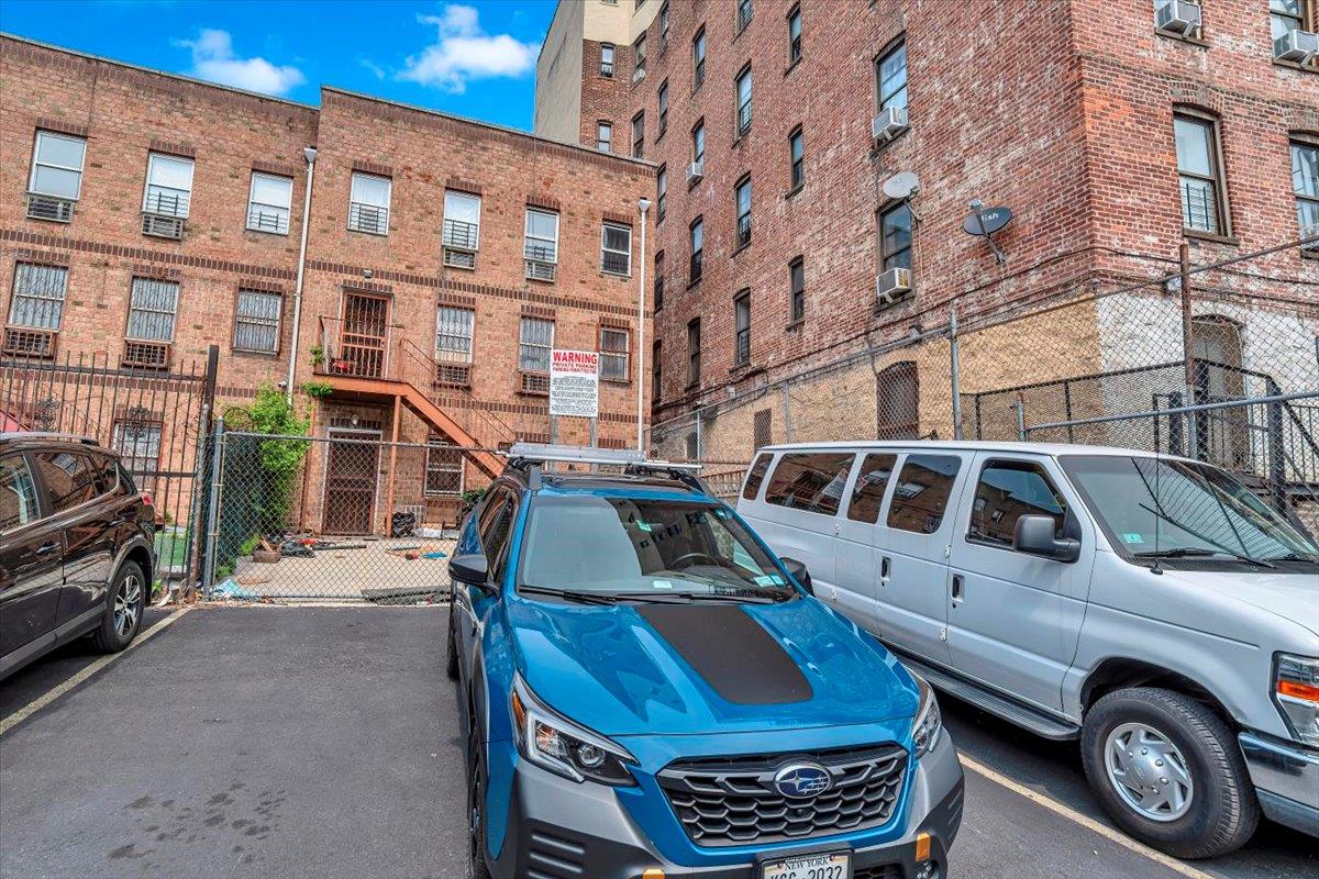 #8 photo, 1068 Woodycrest Avenue, ブロンクス区 Bronx , NY 10452