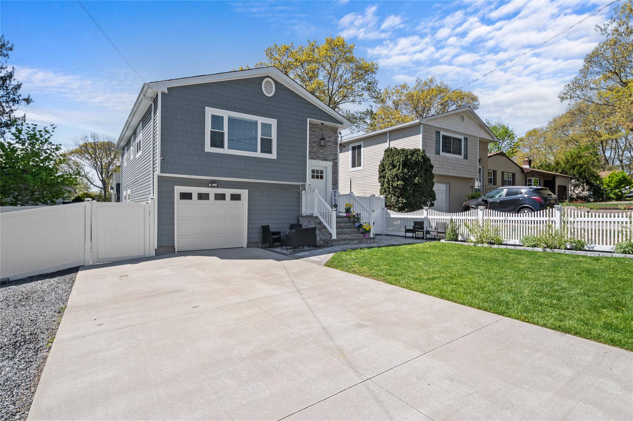 #1 photo, 426 Ontario Street, سوفولك Ronkonkoma , NY 11779