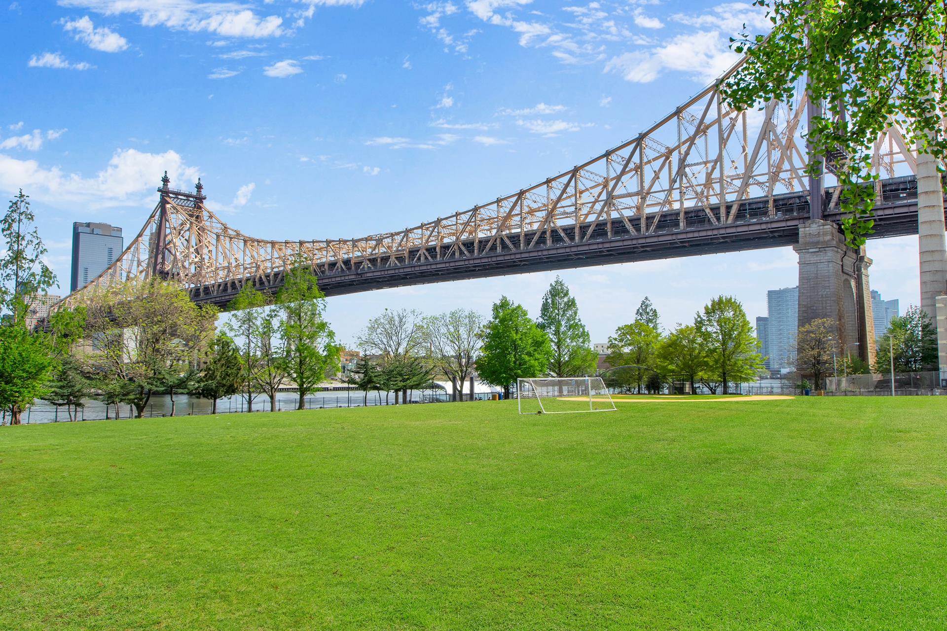 #7 photo, 575 MAIN Street, マンハッタン Roosevelt Island , NY 10044