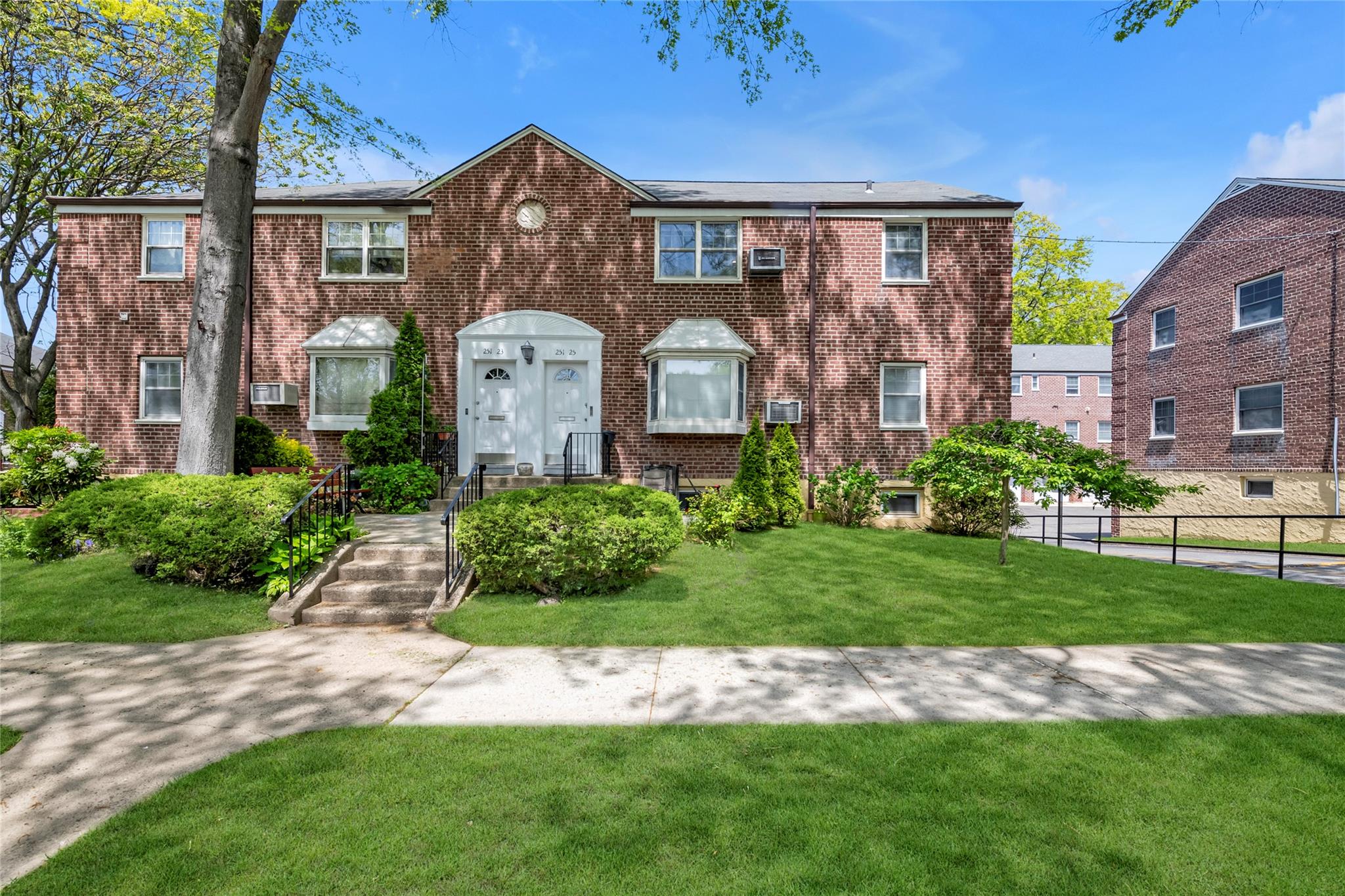 #1 photo, 251-25 61st Avenue, 皇后區 小頸 Little Neck , NY 11362