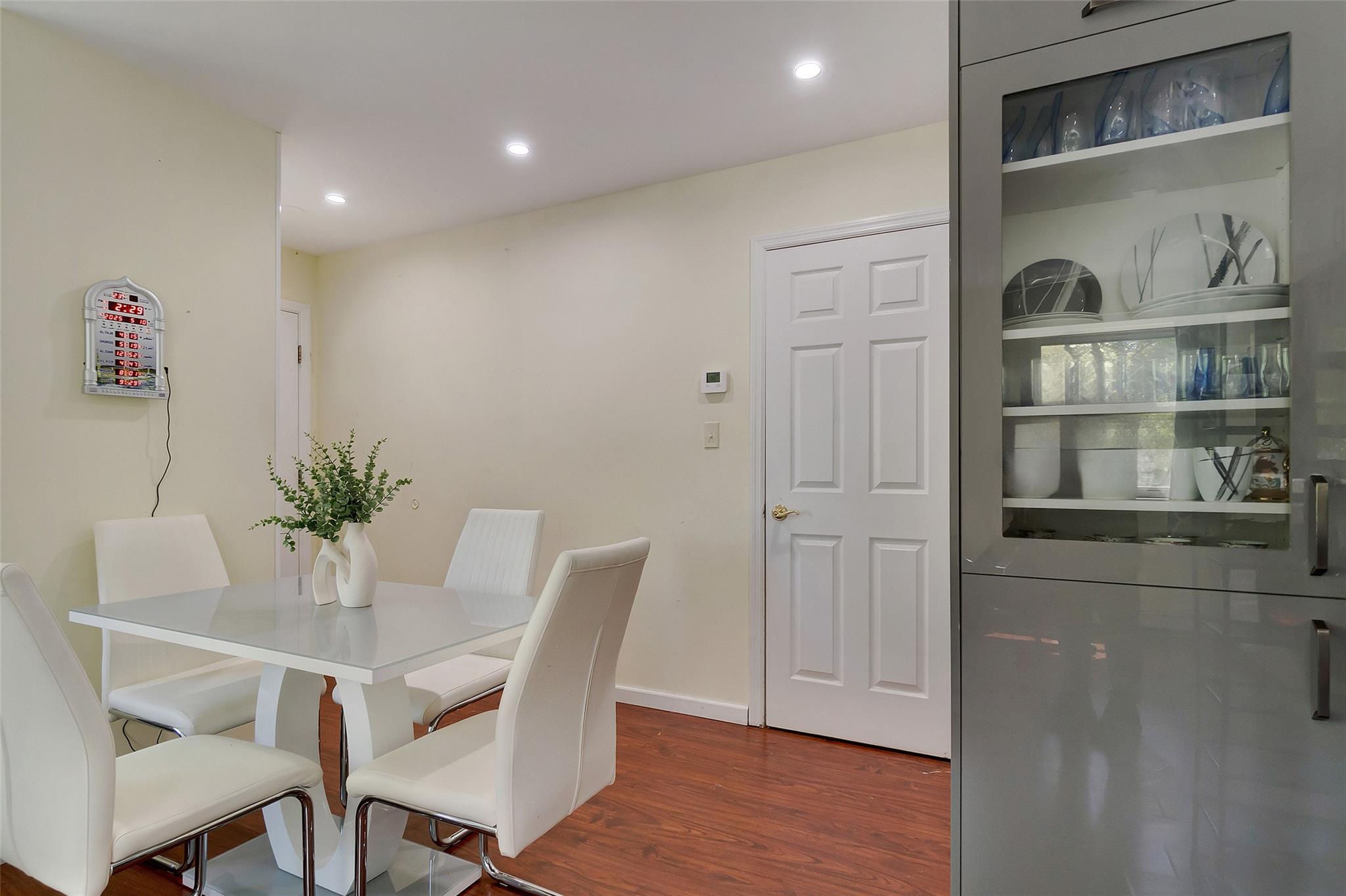 #8 photo, 6235 Burchell Road, クイーンズ区 Arverne , NY 11692