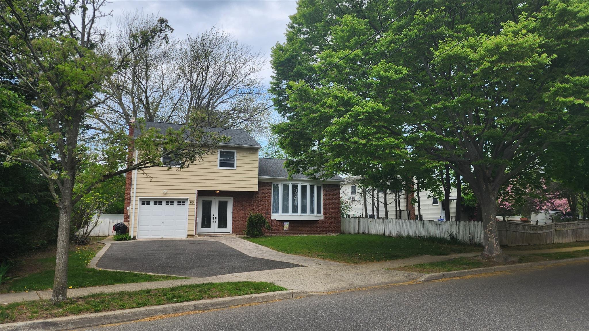 #1 photo, 60 Ketcham Avenue, سوفولك Amityville , NY 11701