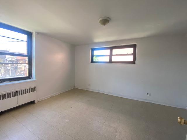 #4 photo, 8615 Dongan Avenue, クイーンズ区 Elmhurst , NY 11373