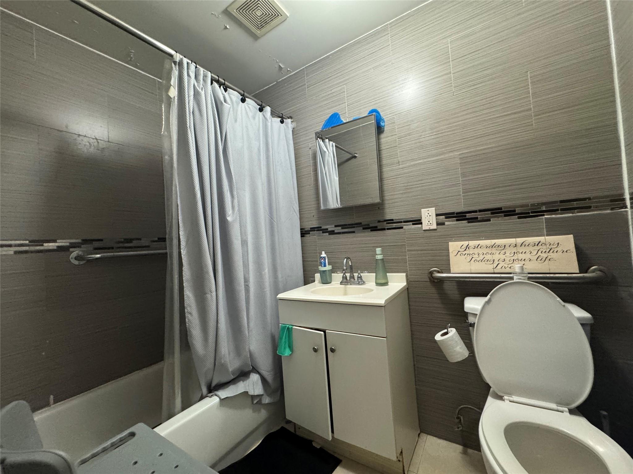 #8 photo, 24-20 94 Street, クイーンズ区 East Elmhurst , NY 11369