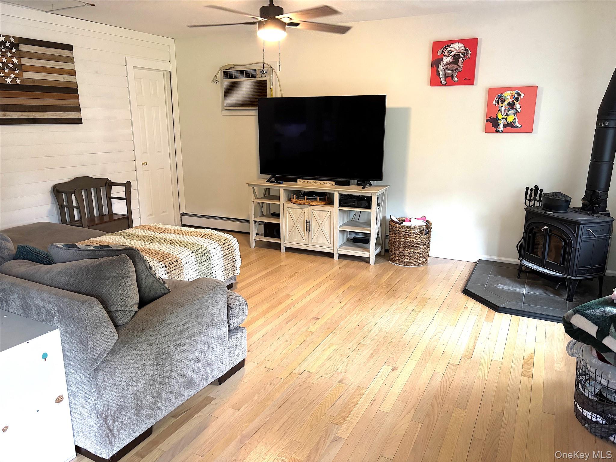 #5 photo, 53 Corbin Avenue, Shirley , NY 11967