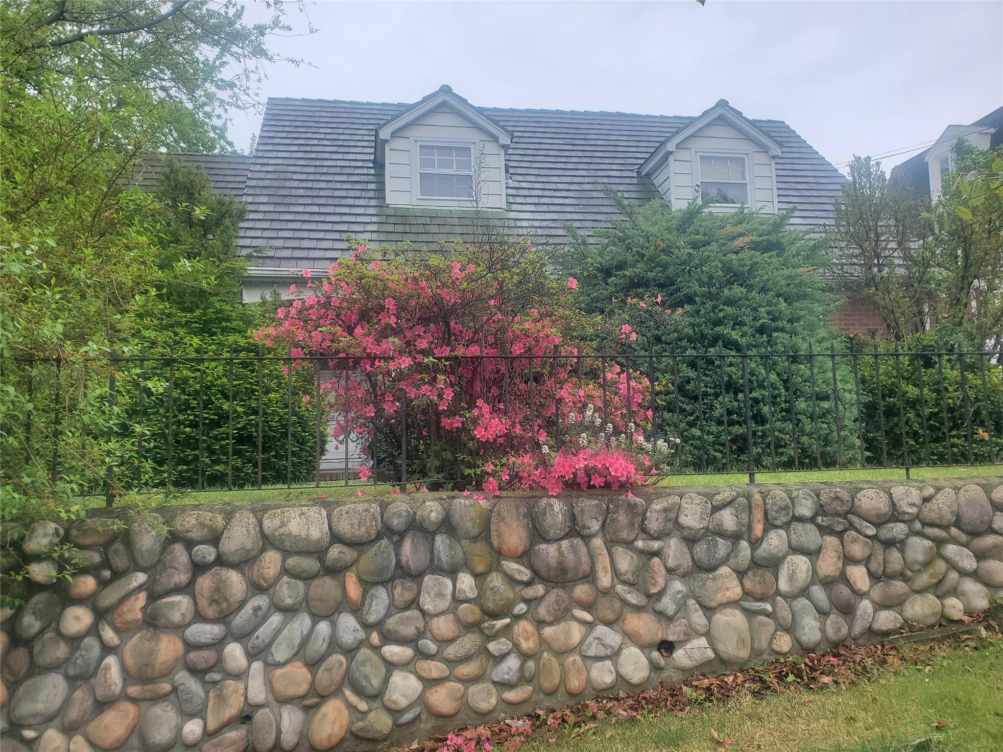 #2 photo, 112-30 68 Avenue, Forest Hills , NY 11375