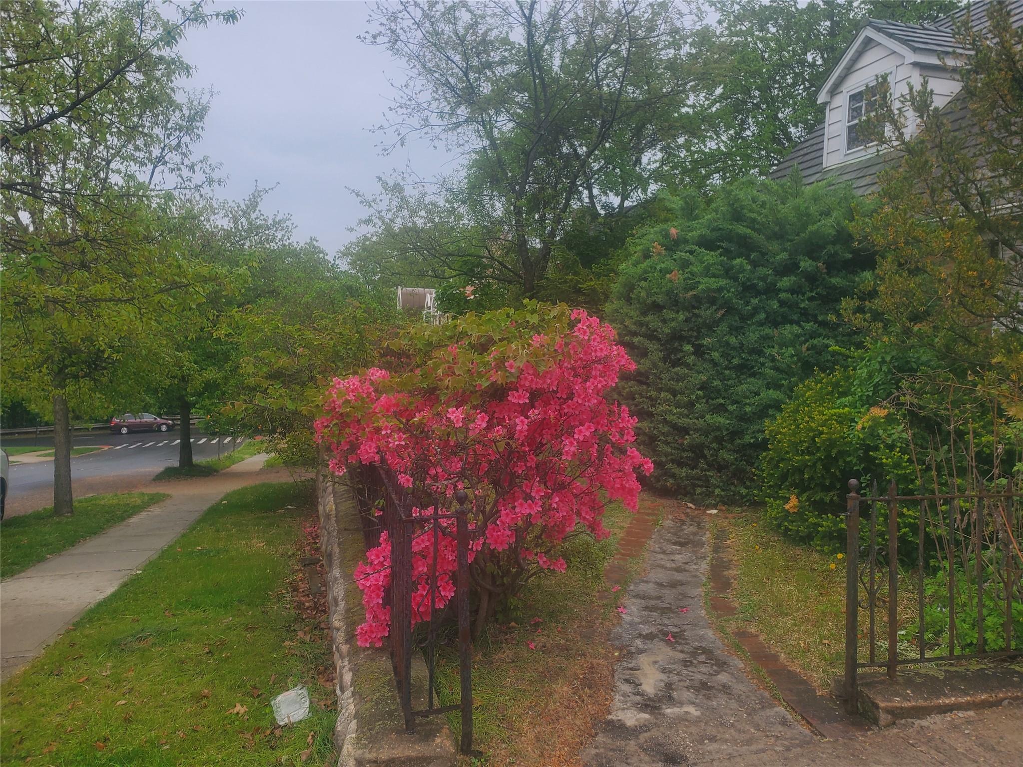 #6 photo, 112-30 68 Avenue, Forest Hills , NY 11375