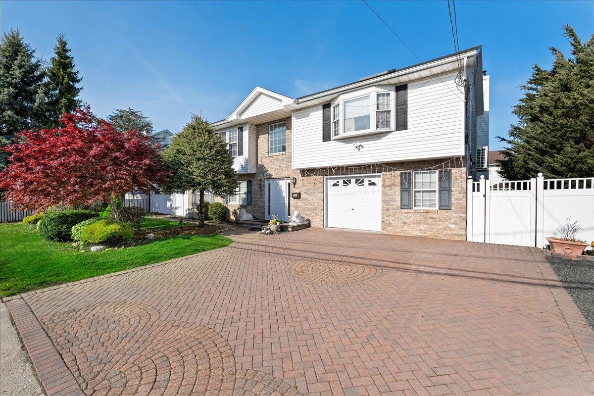 #1 photo, 146 S 10th Street, Lindenhurst , NY 11757