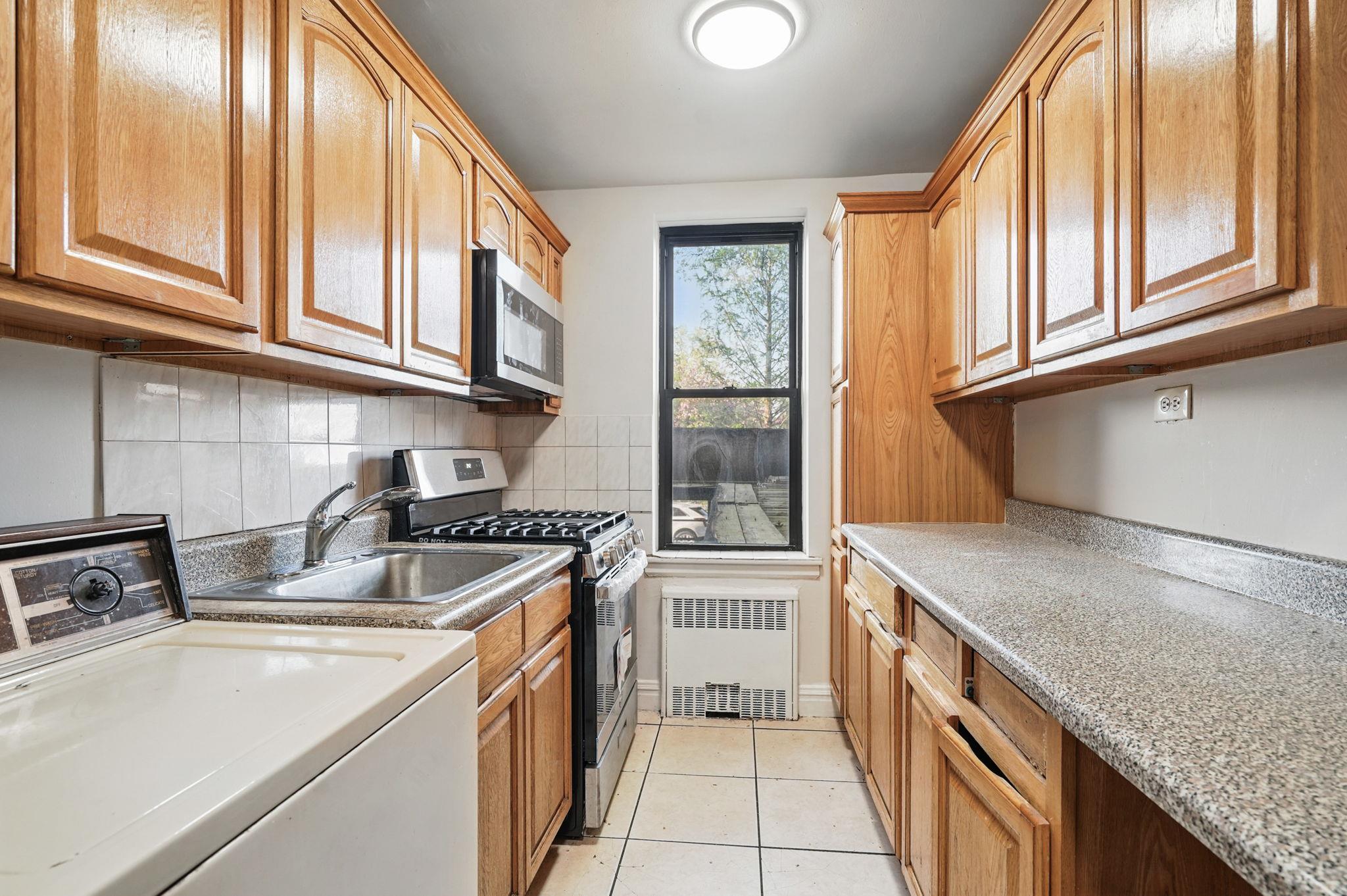 #5 photo, 3555 Kings College Place, Bronx , NY 10467