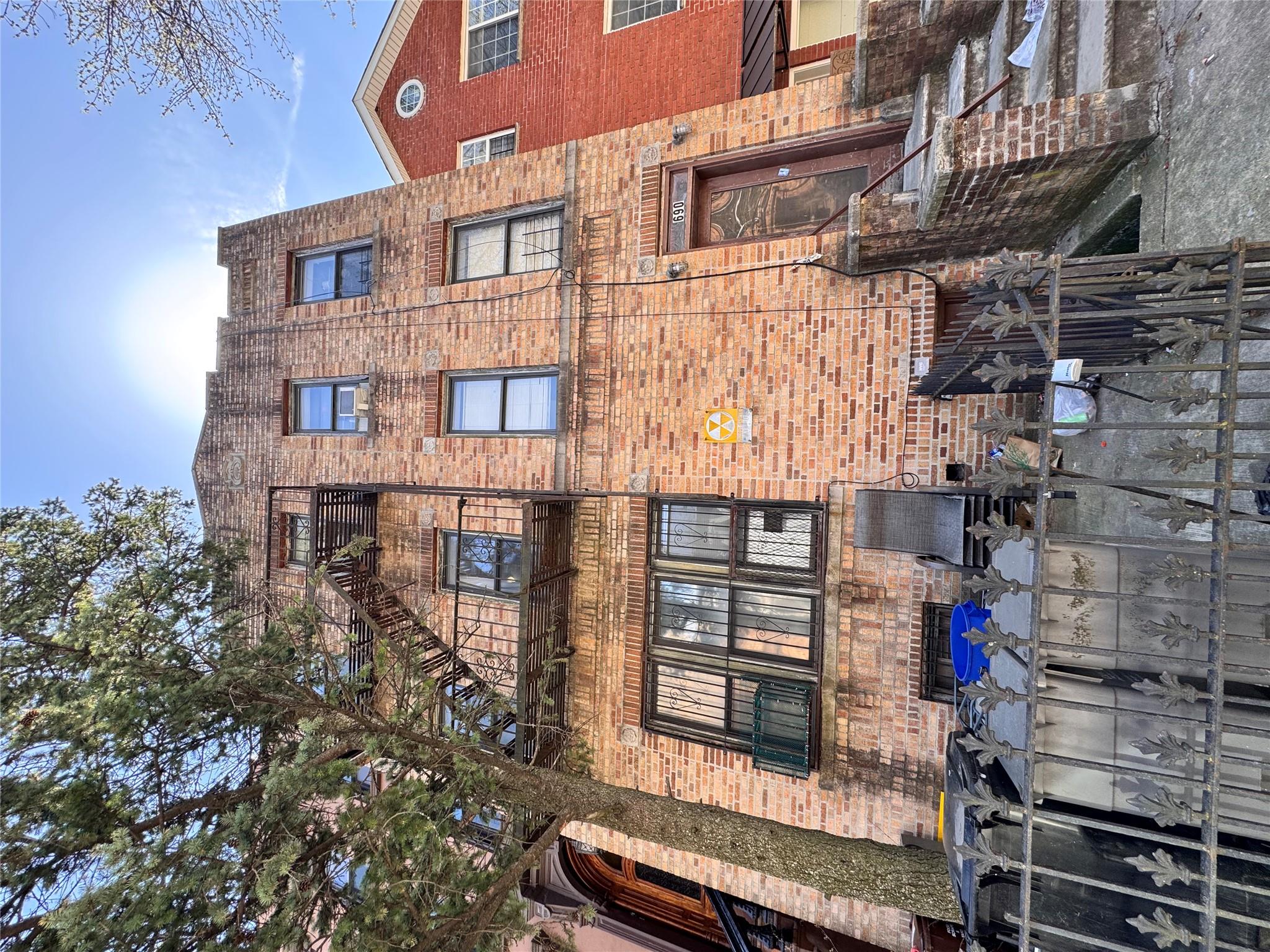 #3 photo, 690 Monroe Street, ブルックリン区 Brooklyn , NY 11221
