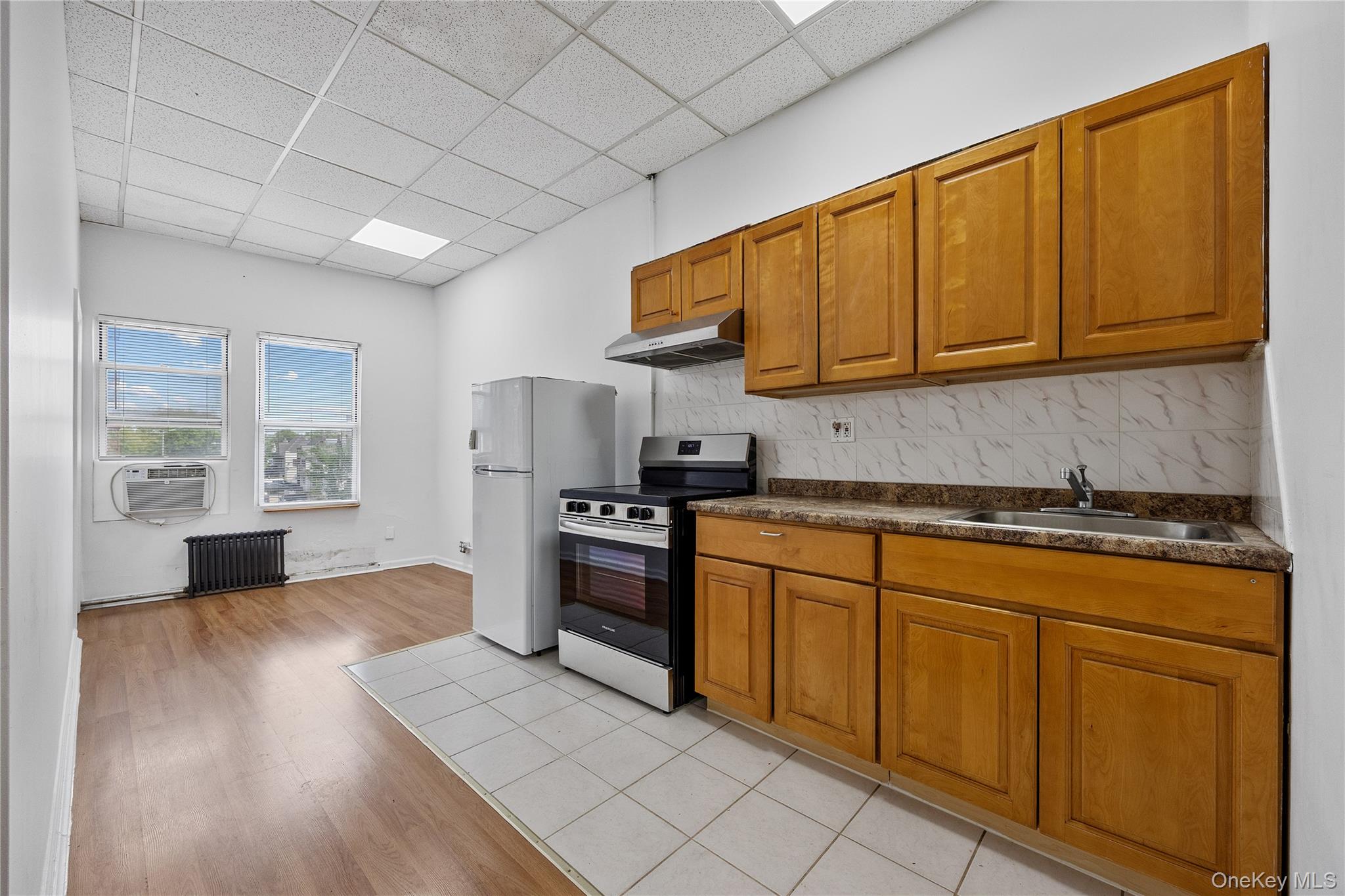 #12 photo, 152-26/28 Northern Boulevard, كوينز Flushing , NY 11354