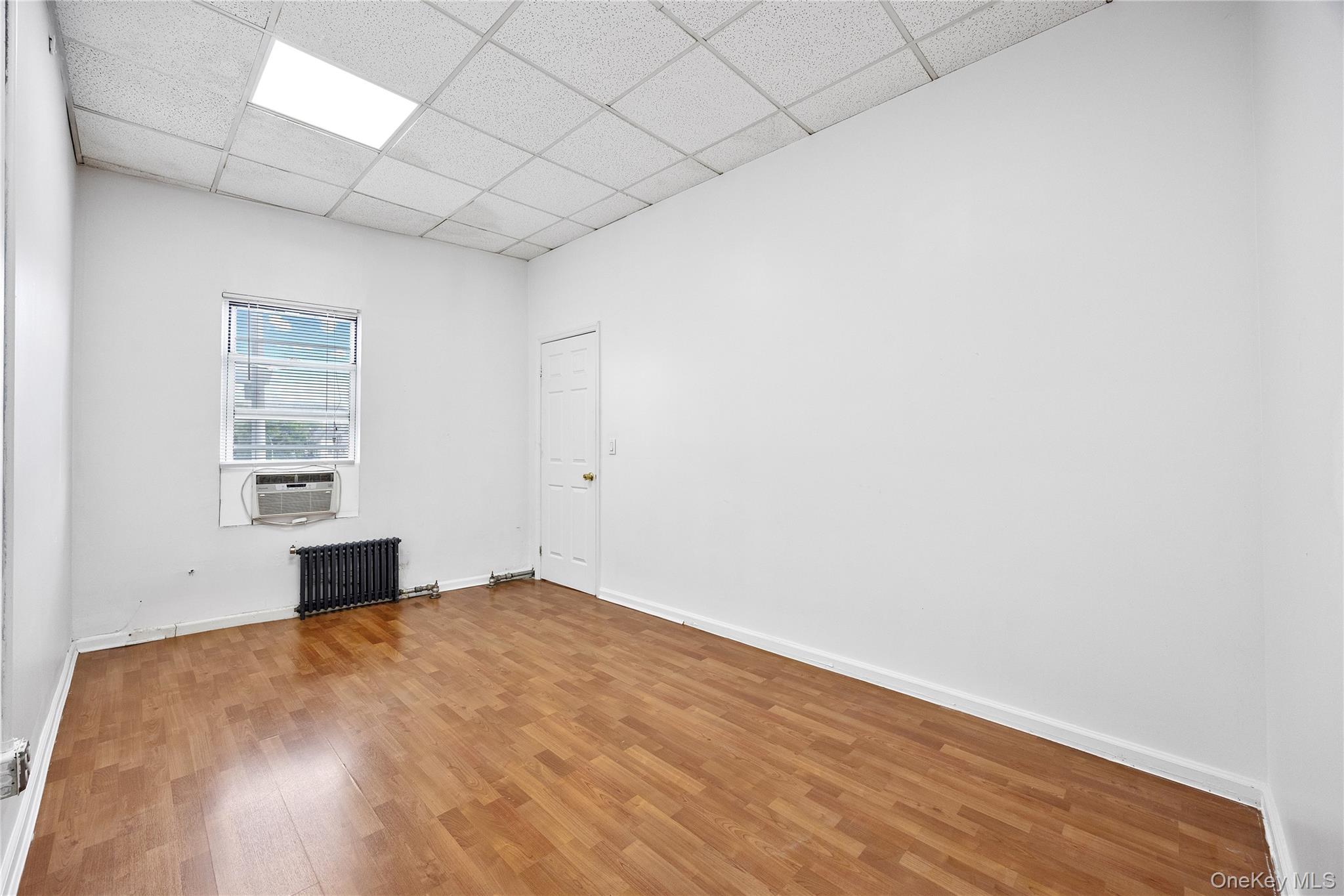 #15 photo, 152-26/28 Northern Boulevard, كوينز Flushing , NY 11354