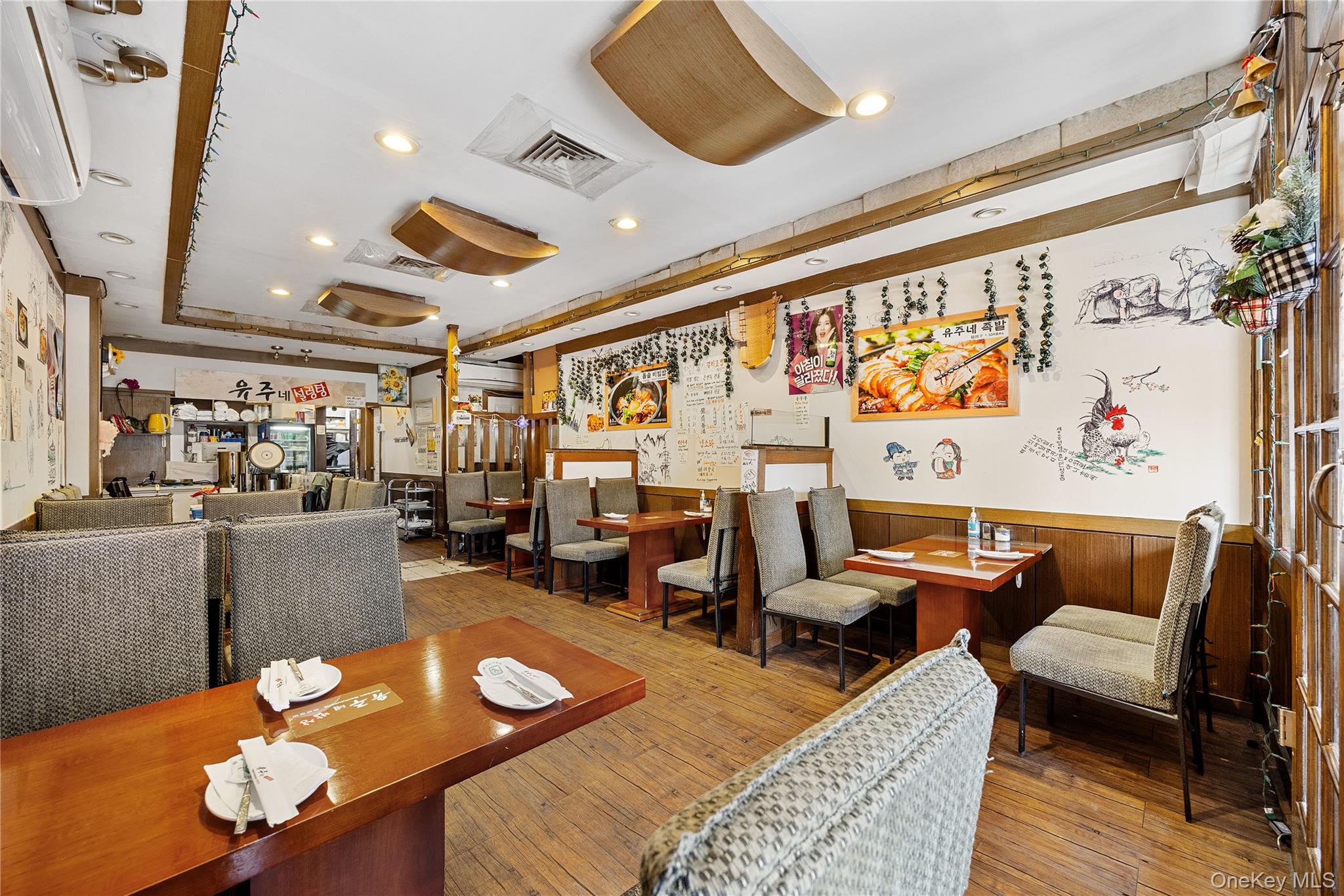 #17 photo, 152-26/28 Northern Boulevard, كوينز Flushing , NY 11354