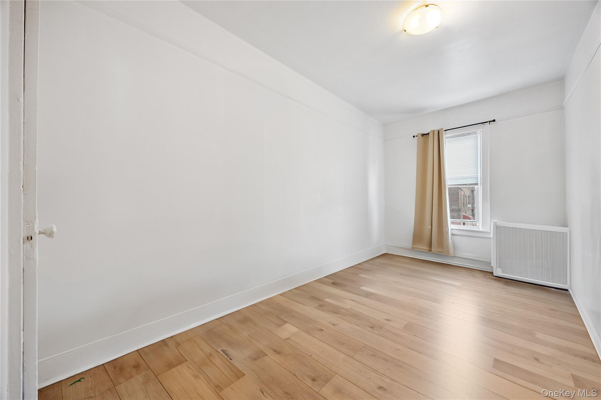 #7 photo, 152-26/28 Northern Boulevard, كوينز Flushing , NY 11354