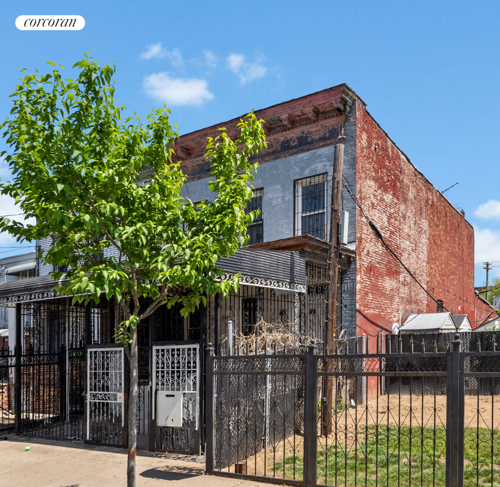 #3 photo, 589 HINSDALE Street, East New York , NY 11207