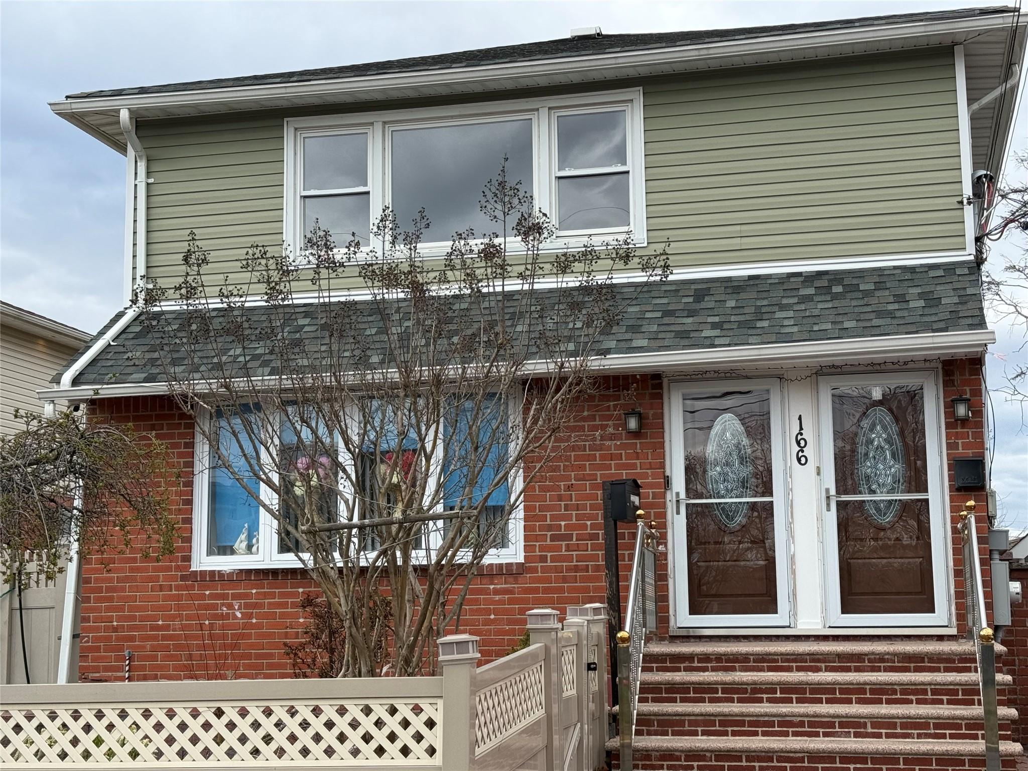 #1 photo, 166 Arthur Avenue, 長島 花卉園 South Floral Park , NY 11001