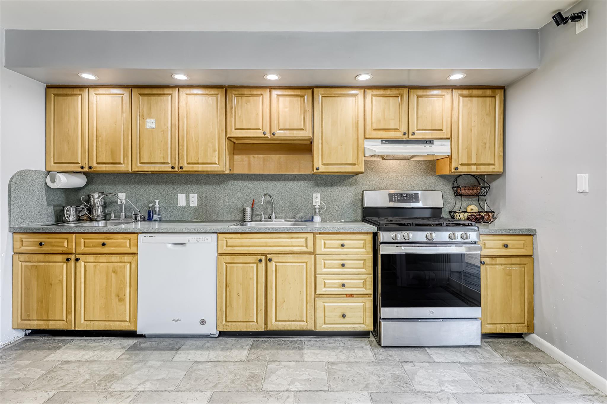 #10 photo, 12 Jay Court, Monsey , NY 10952