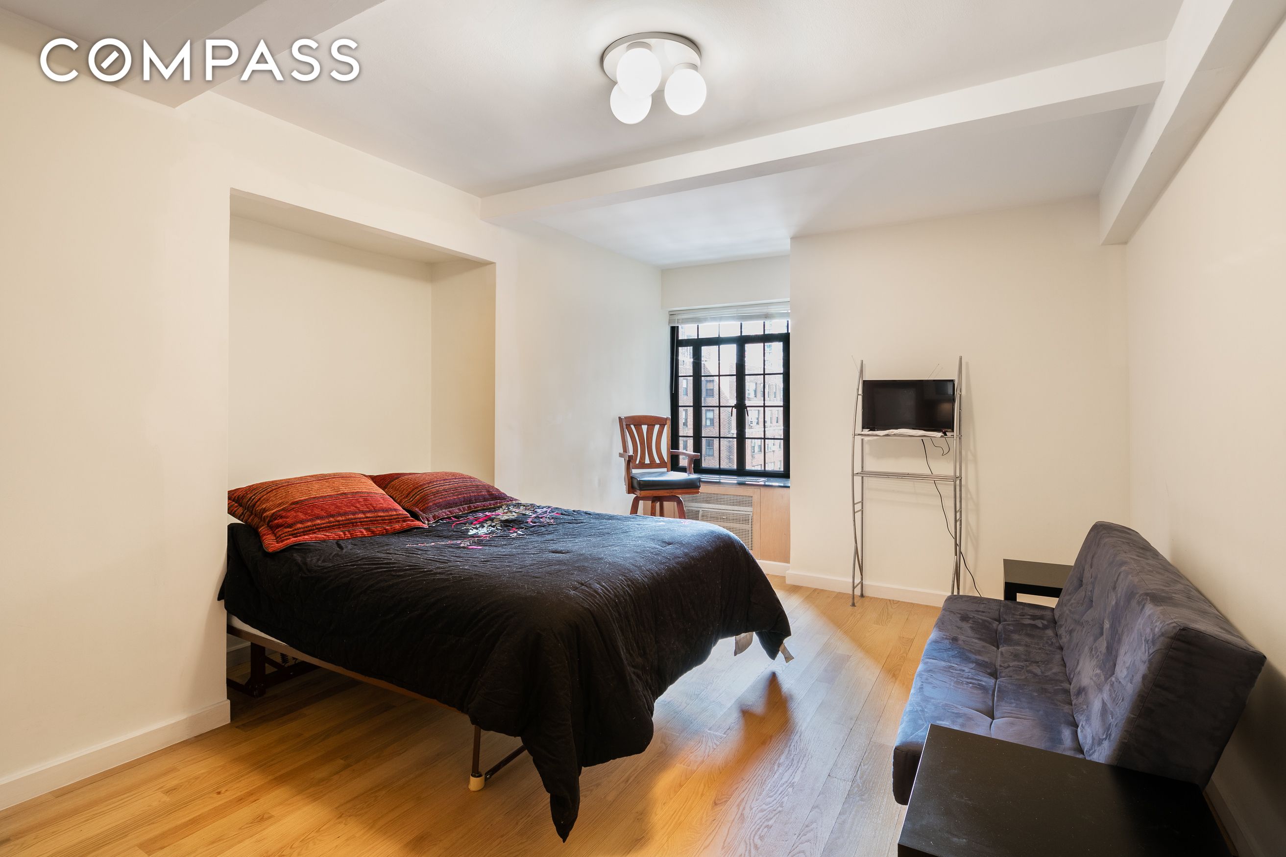 #1 photo, 5 Tudor City Place, Murray Hill , NY 10017