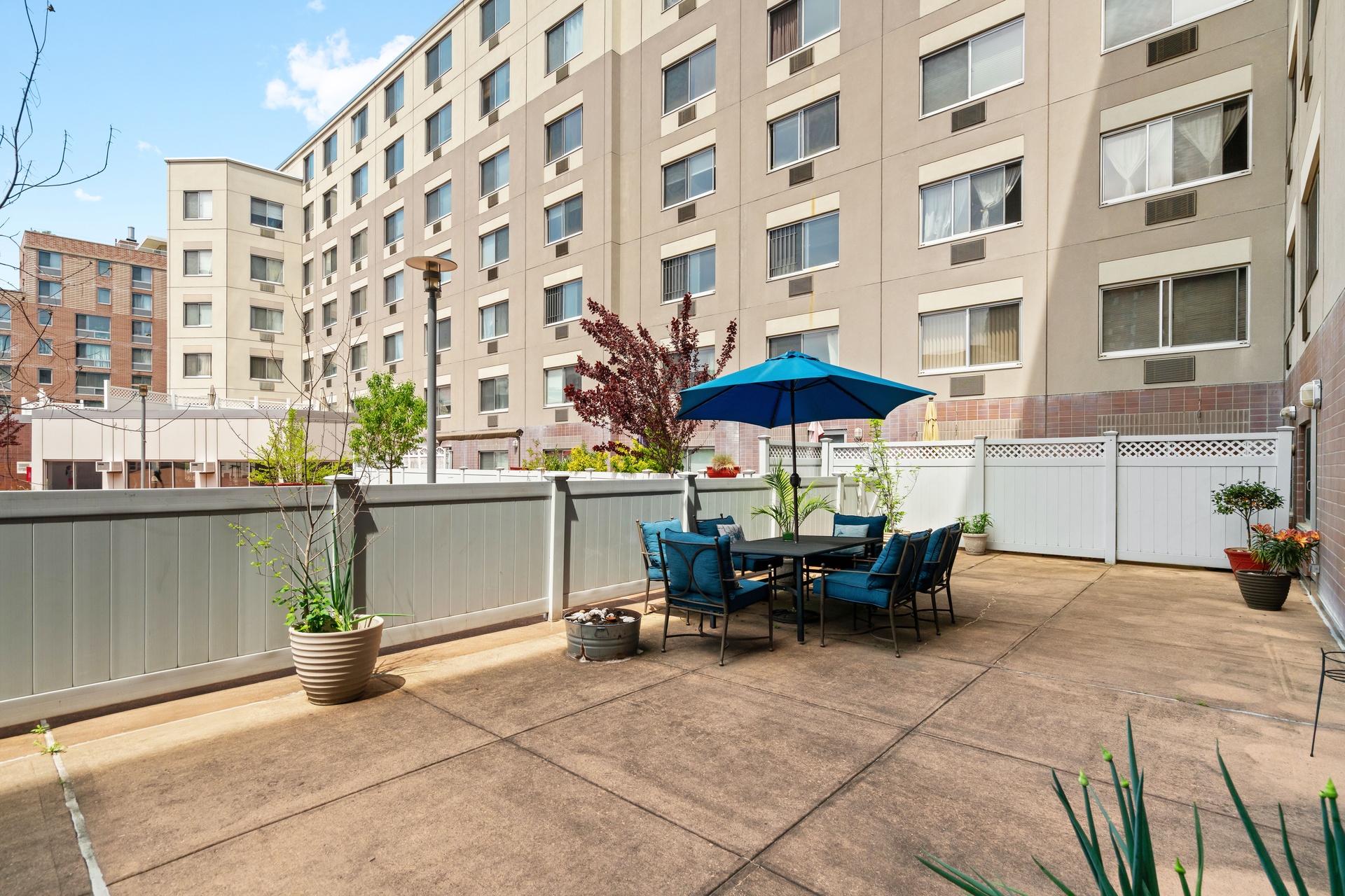 #21 photo, 300 W 145th Street, マンハッタン West Harlem , NY 10039