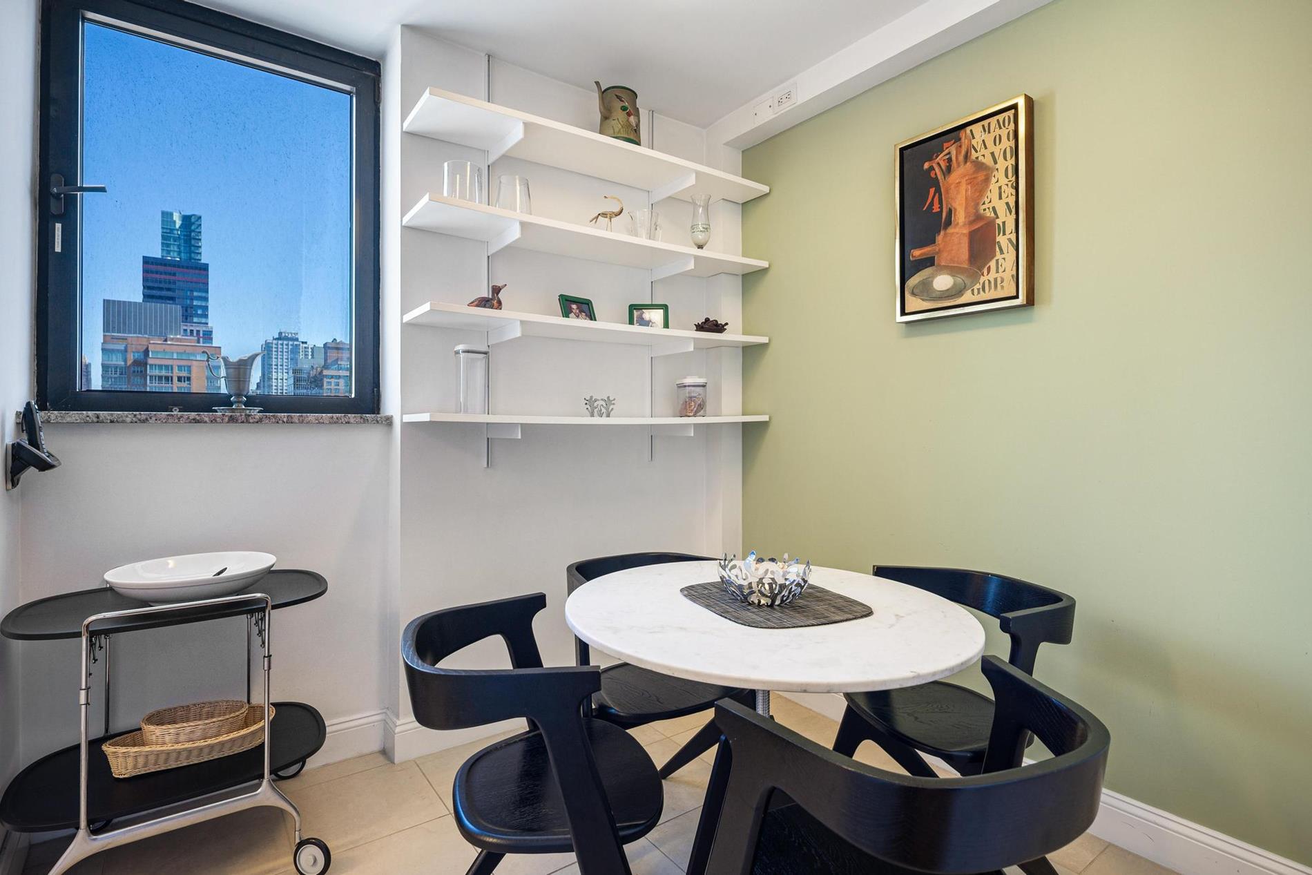 #13 photo, 255 E 49th Street, マンハッタン Turtle Bay , NY 10017