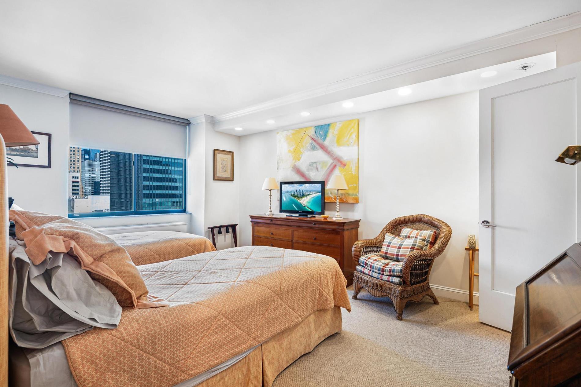 #19 photo, 255 E 49th Street, マンハッタン Turtle Bay , NY 10017