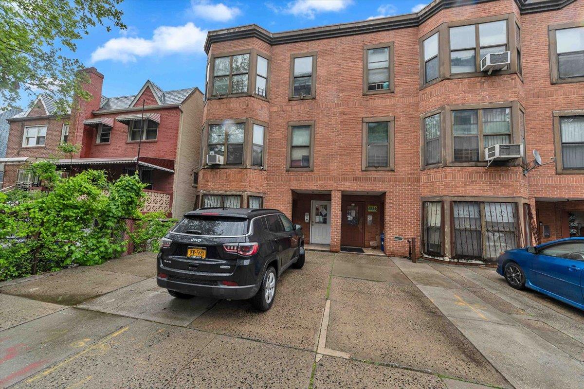 #1 photo, 918 Wheeler Avenue, Bronx , NY 10473