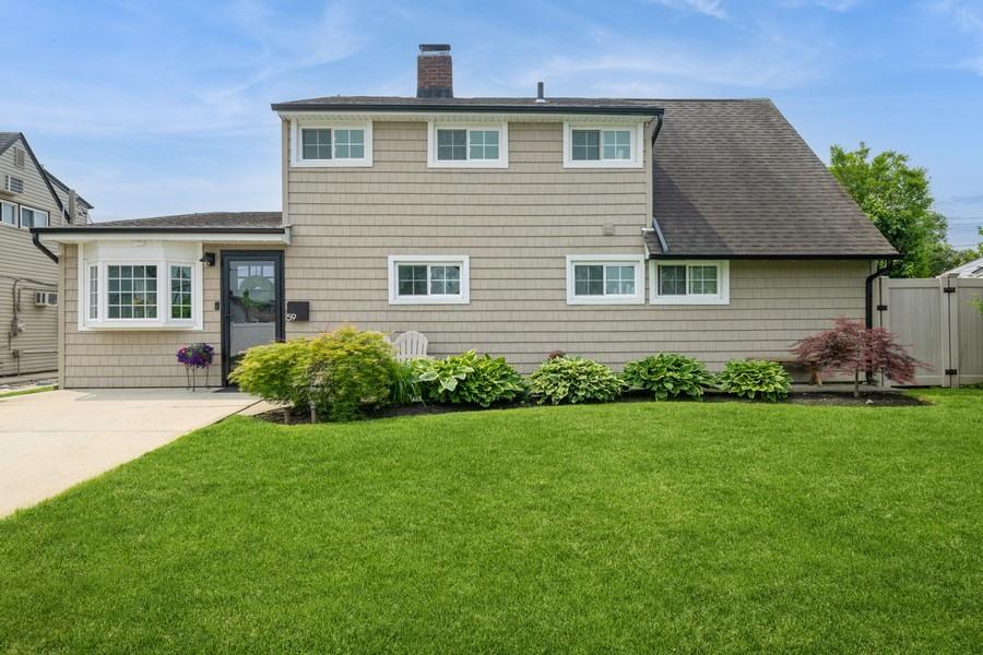 #2 photo, 59 Springtime Ln S, Levittown , NY 11756