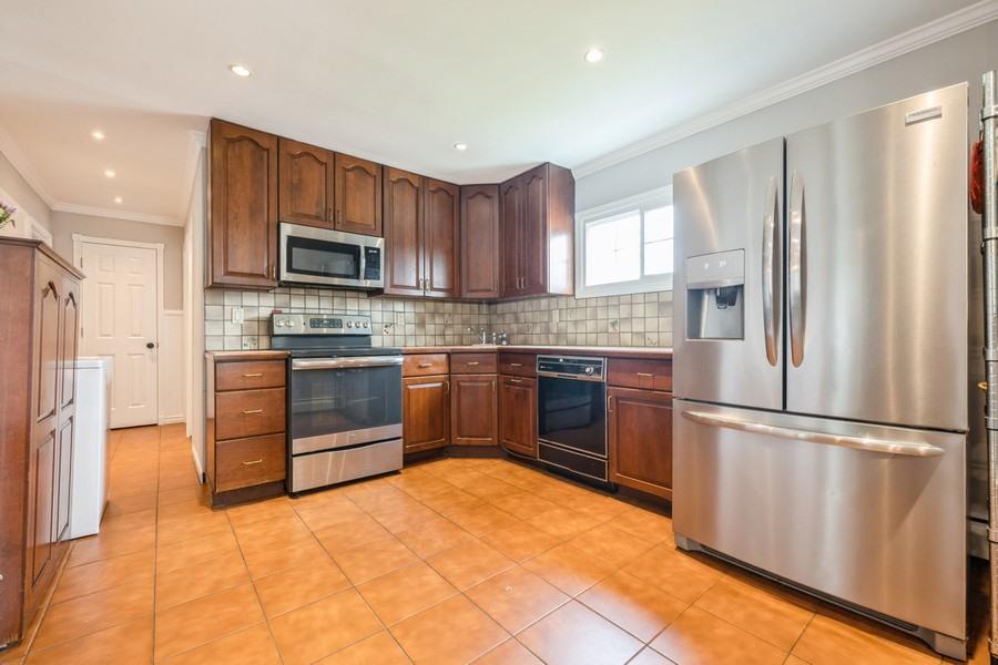 #9 photo, 59 Springtime Ln S, Levittown , NY 11756