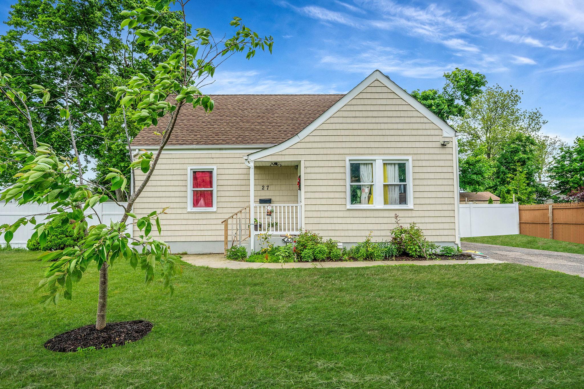 #1 photo, 27 William Avenue, Central Islip , NY 11722