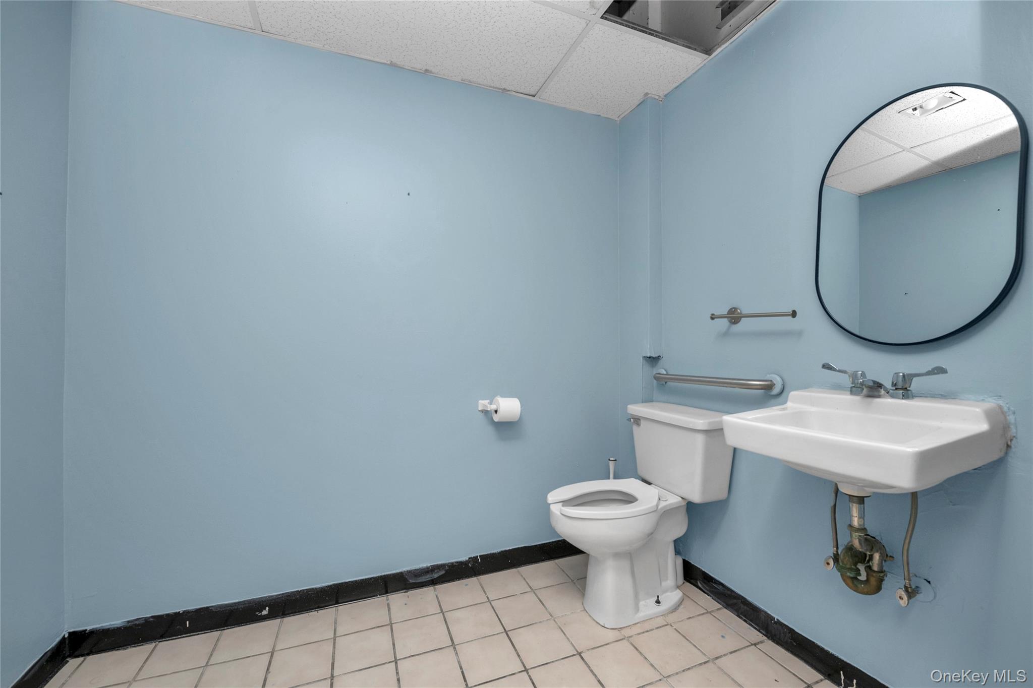 #11 photo, 15 E Deer Park Road, מחוז סאפוק Dix Hills , NY 11746