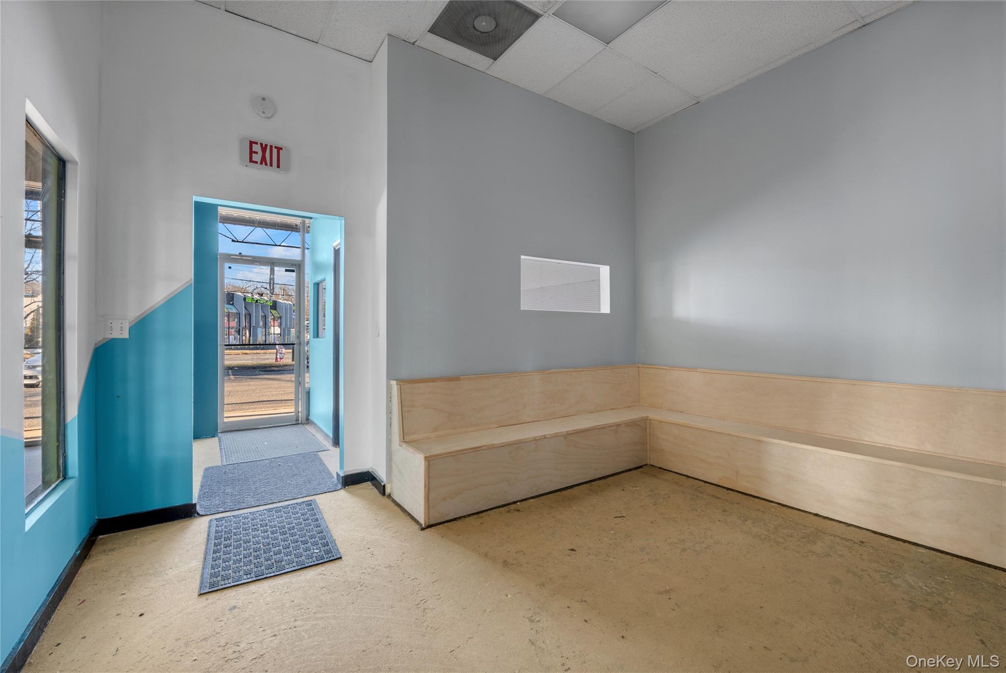 #5 photo, 15 E Deer Park Road, מחוז סאפוק Dix Hills , NY 11746