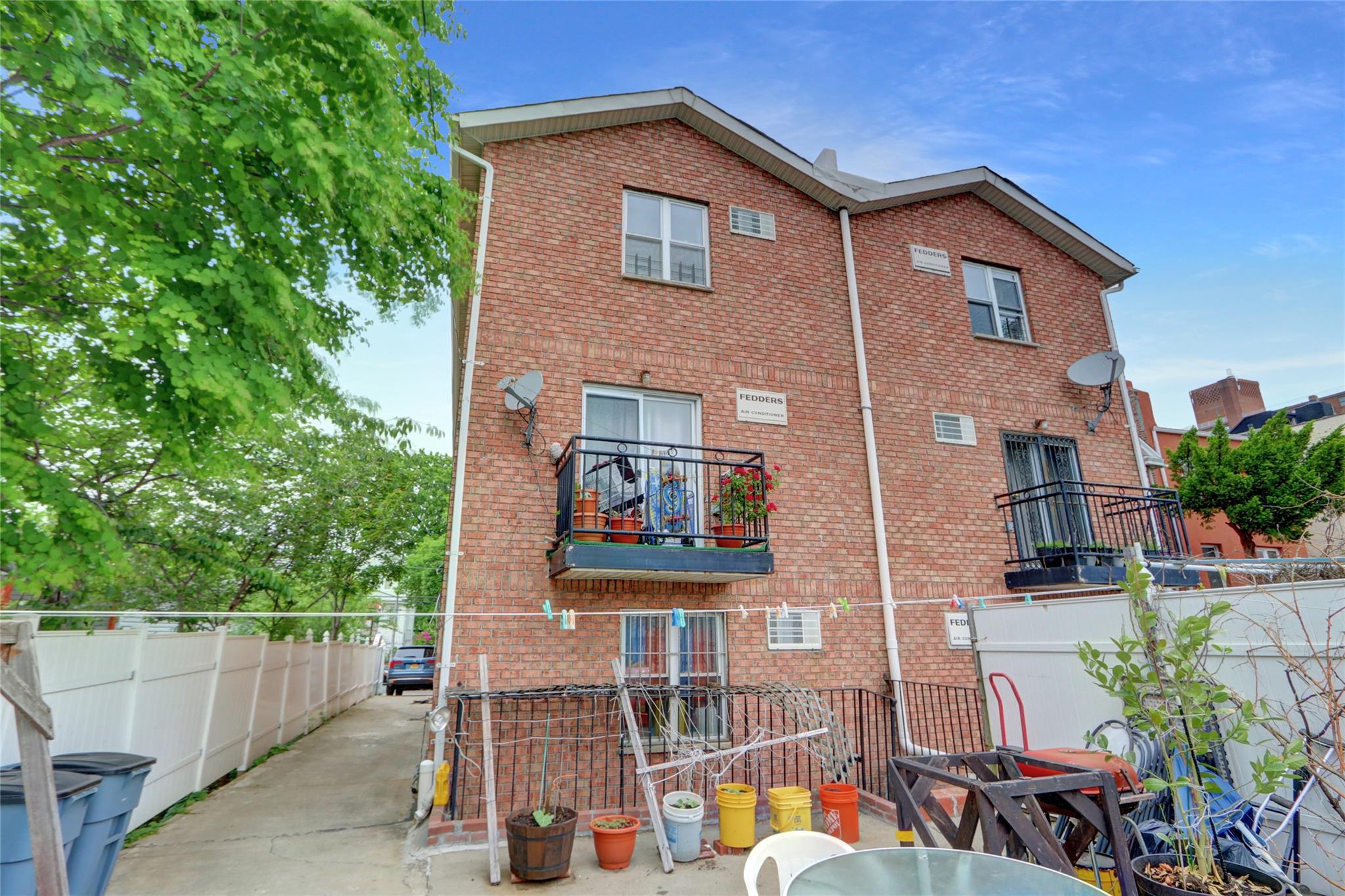 #8 photo, 1934 Chatterton Avenue, ブロンクス区 Bronx , NY 10472