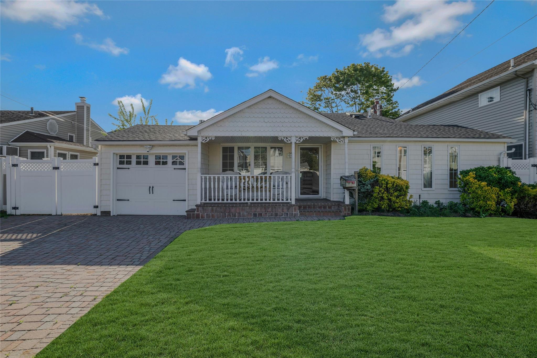 #1 photo, 311 Atlantic, Massapequa Park , NY 11762