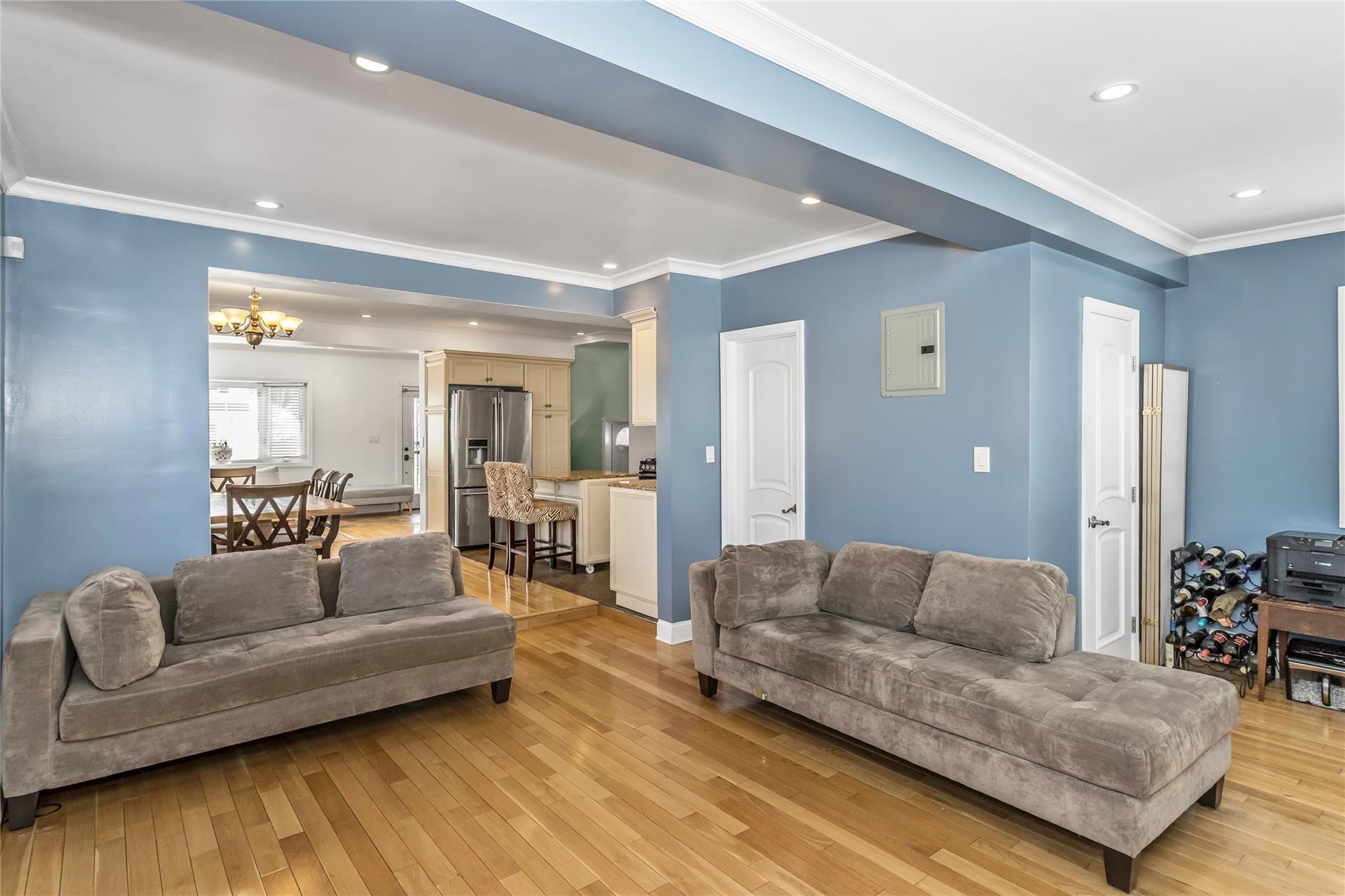 #11 photo, 8919 205th Street, كوينز Hollis , NY 11423