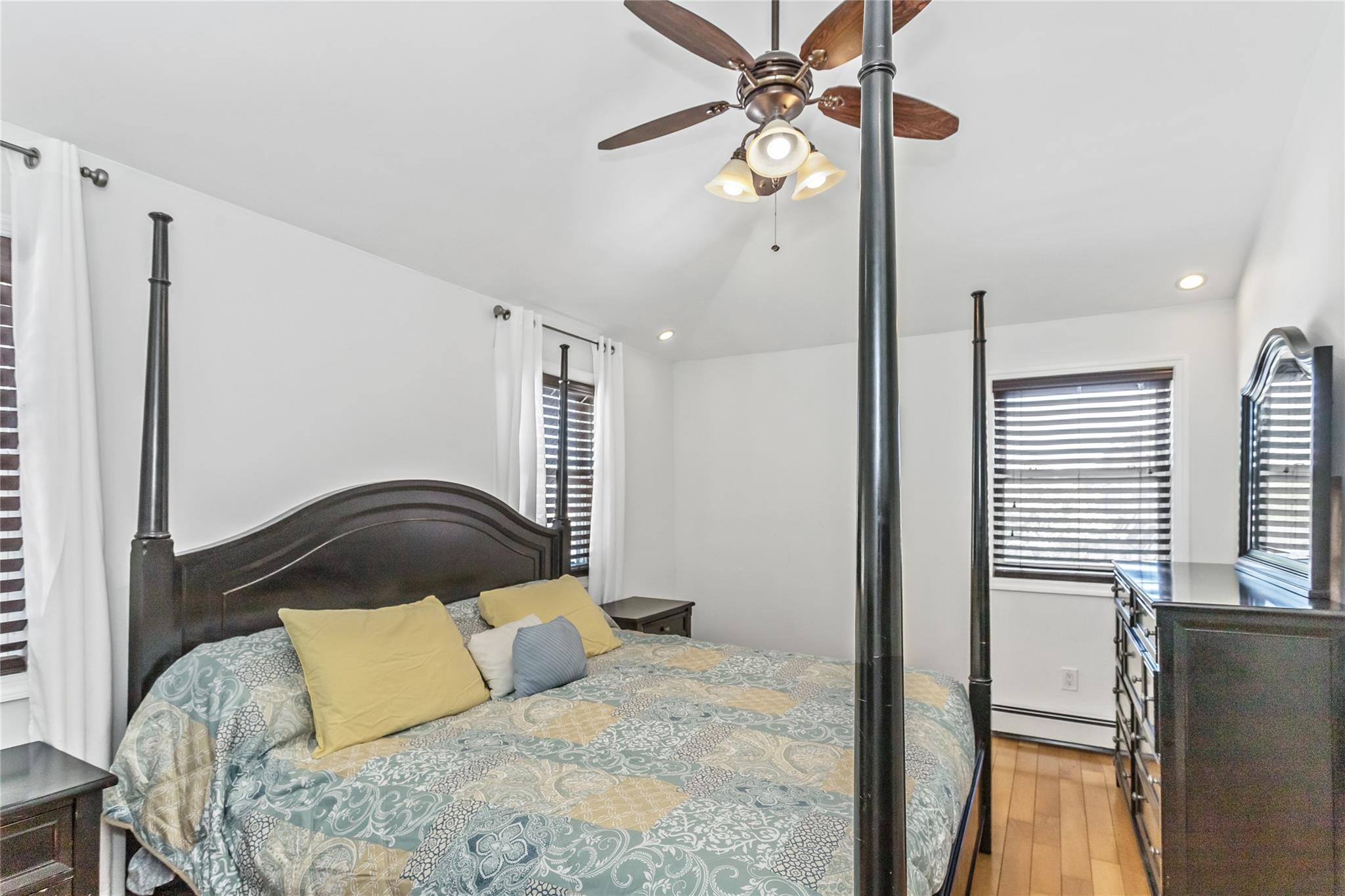 #14 photo, 8919 205th Street, كوينز Hollis , NY 11423