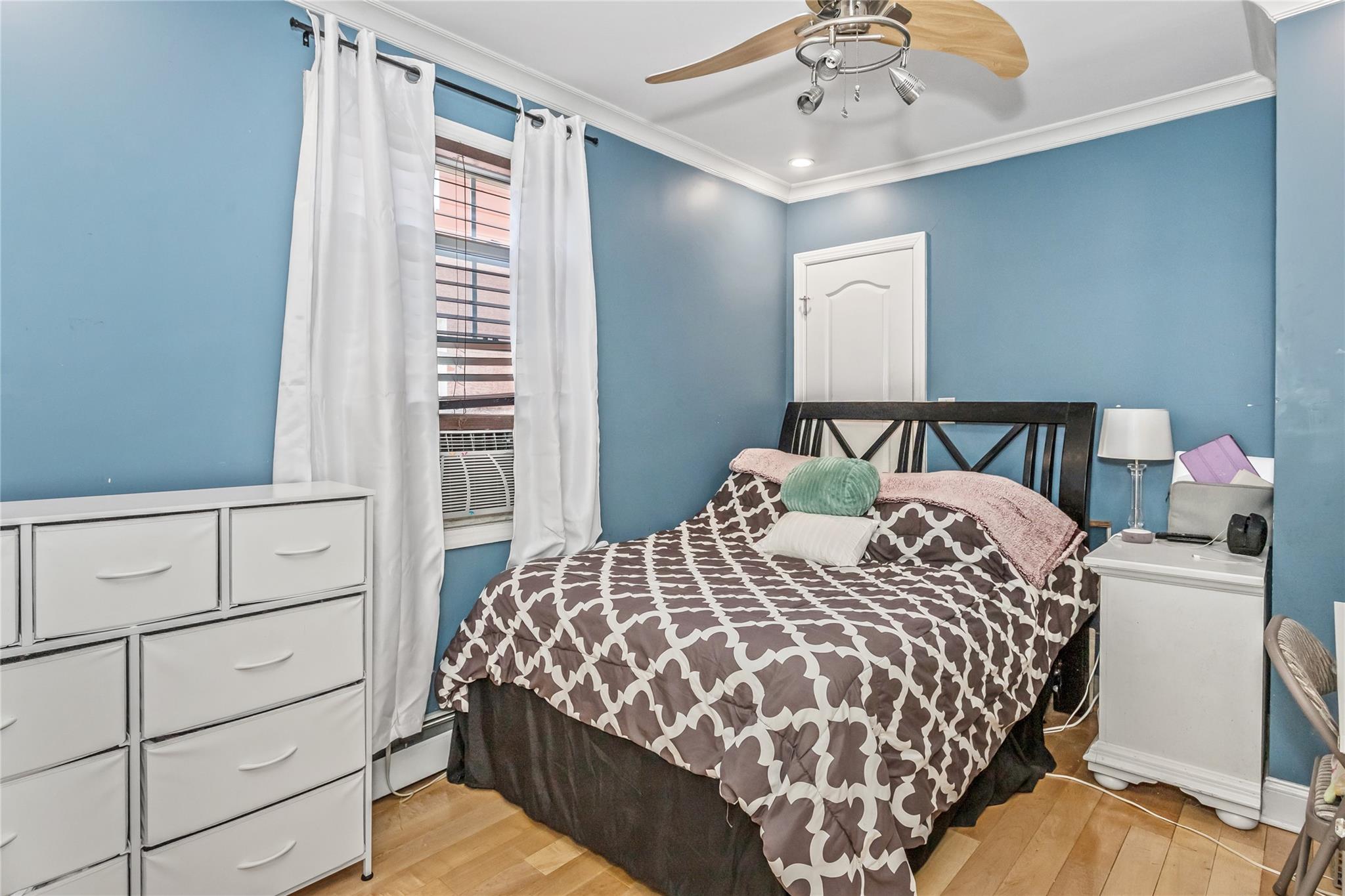 #18 photo, 8919 205th Street, كوينز Hollis , NY 11423