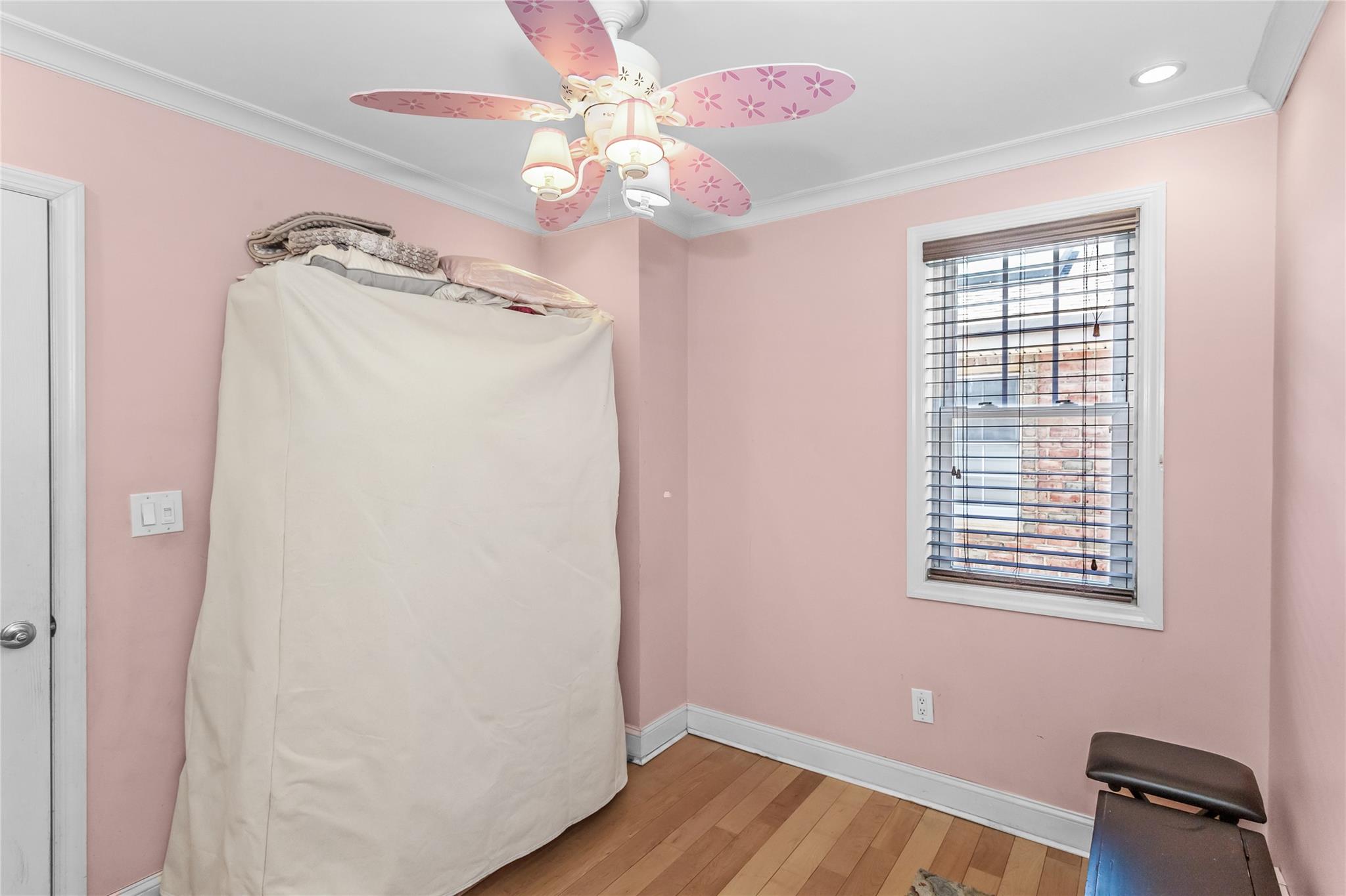 #19 photo, 8919 205th Street, كوينز Hollis , NY 11423