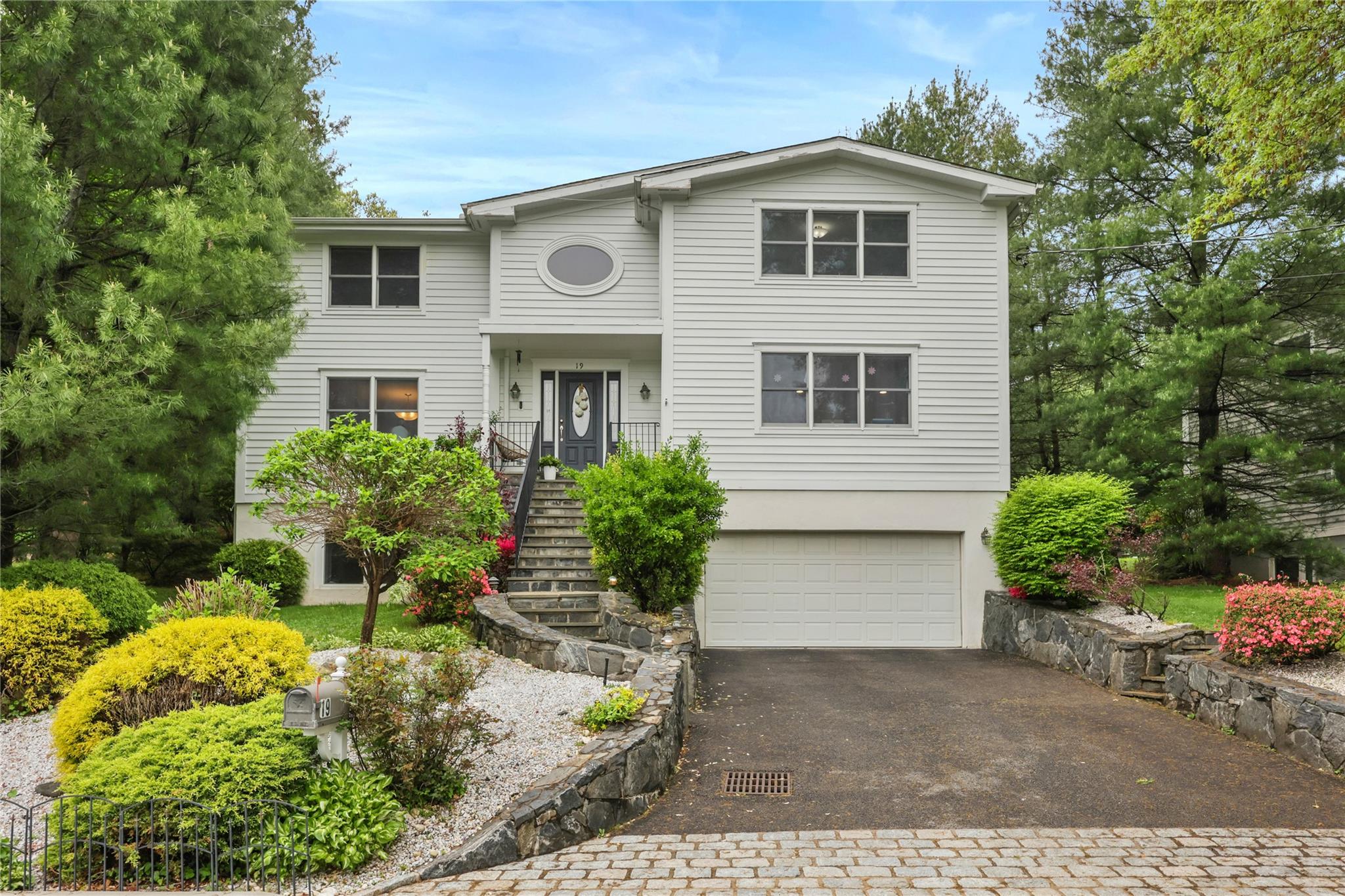 #1 photo, 19 Grandview Avenue, Ardsley , NY 10502