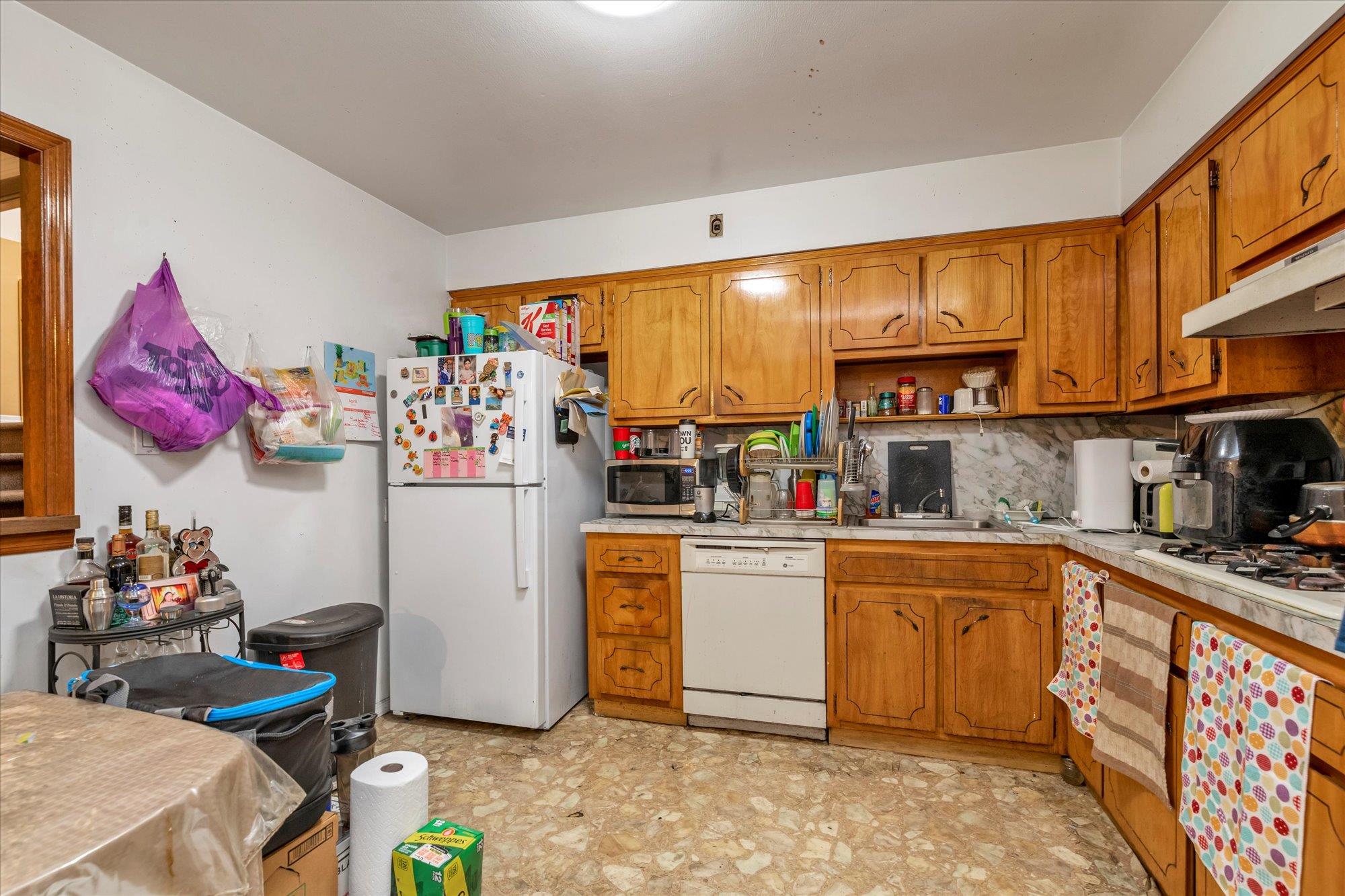 #16 photo, 110-25 55 Avenue, Corona , NY 11368