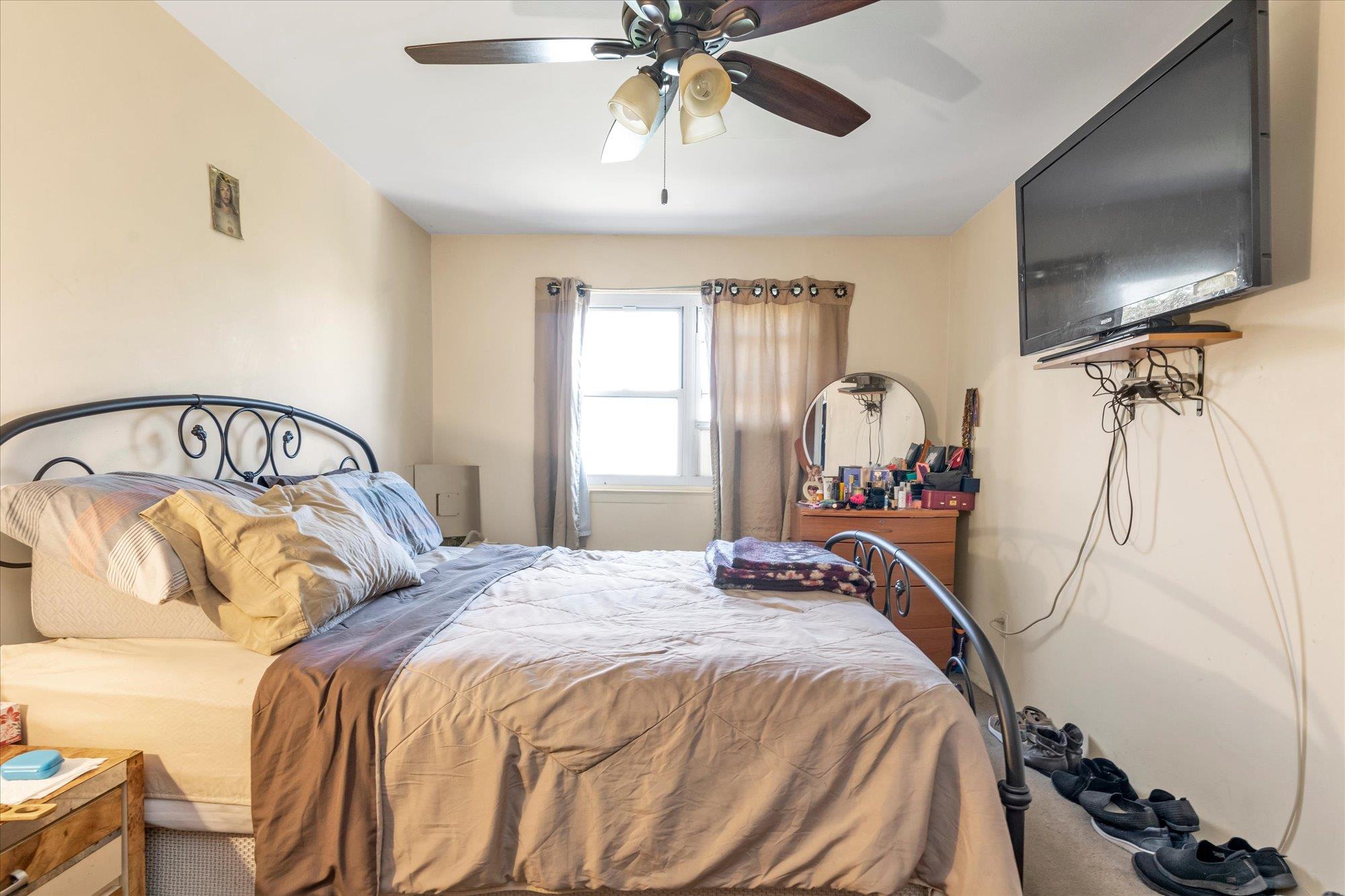 #17 photo, 110-25 55 Avenue, Corona , NY 11368