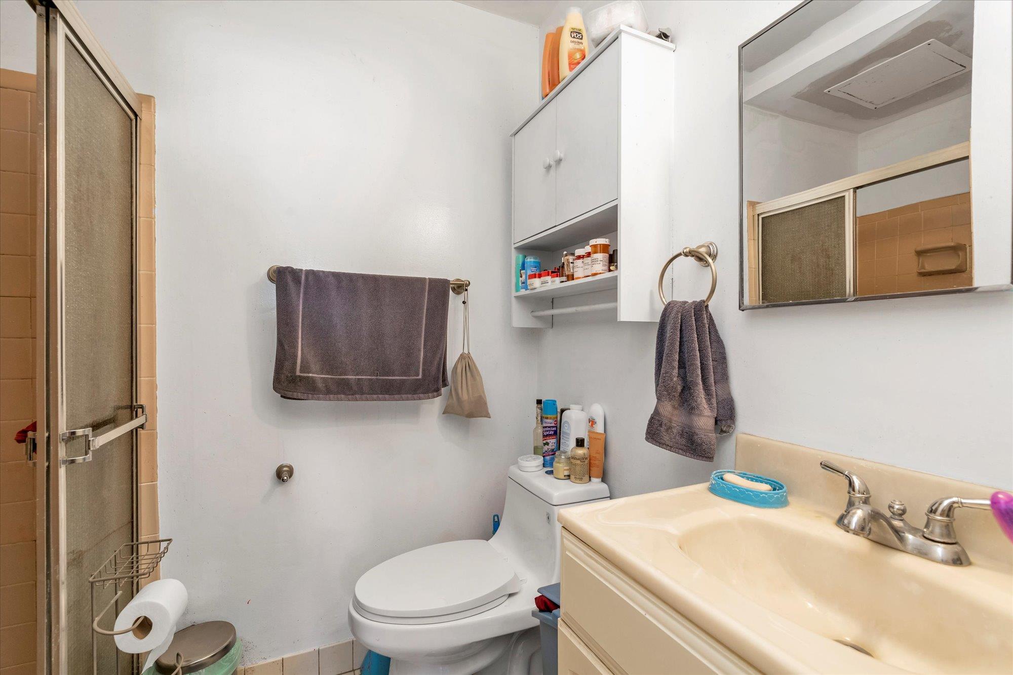 #18 photo, 110-25 55 Avenue, Corona , NY 11368