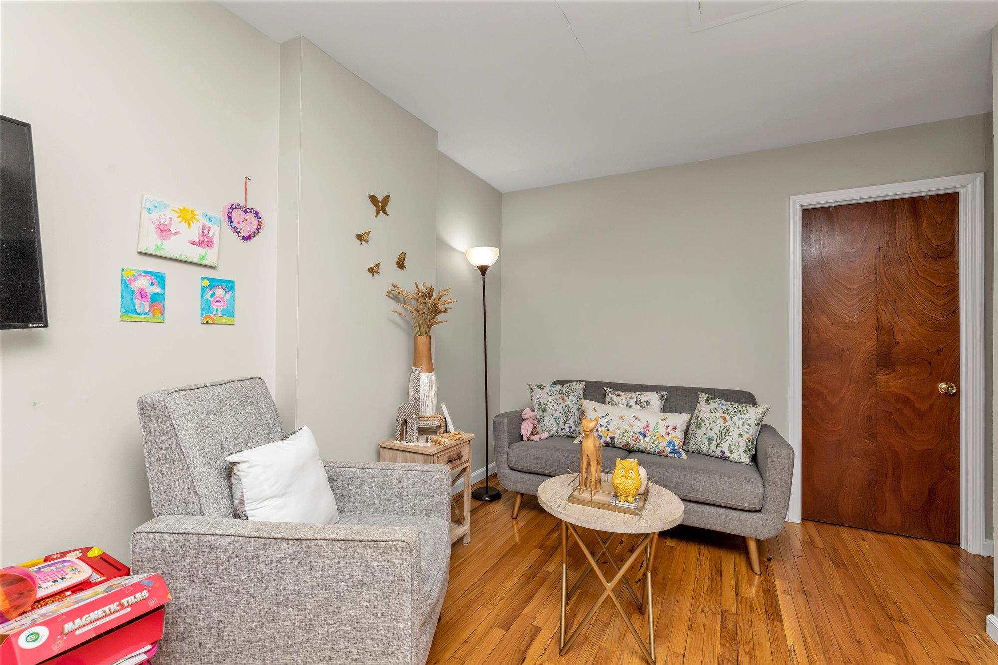 #9 photo, 110-25 55 Avenue, Corona , NY 11368