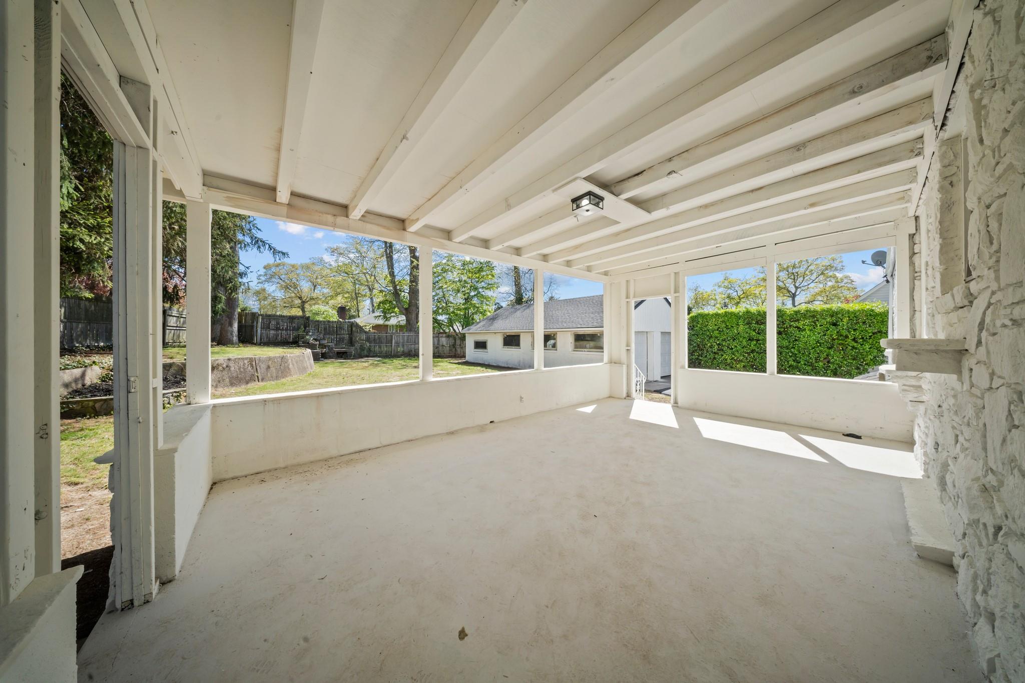 #11 photo, 84 E 19th Street, 東長島 亨廷顿站 Huntington Station , NY 11746