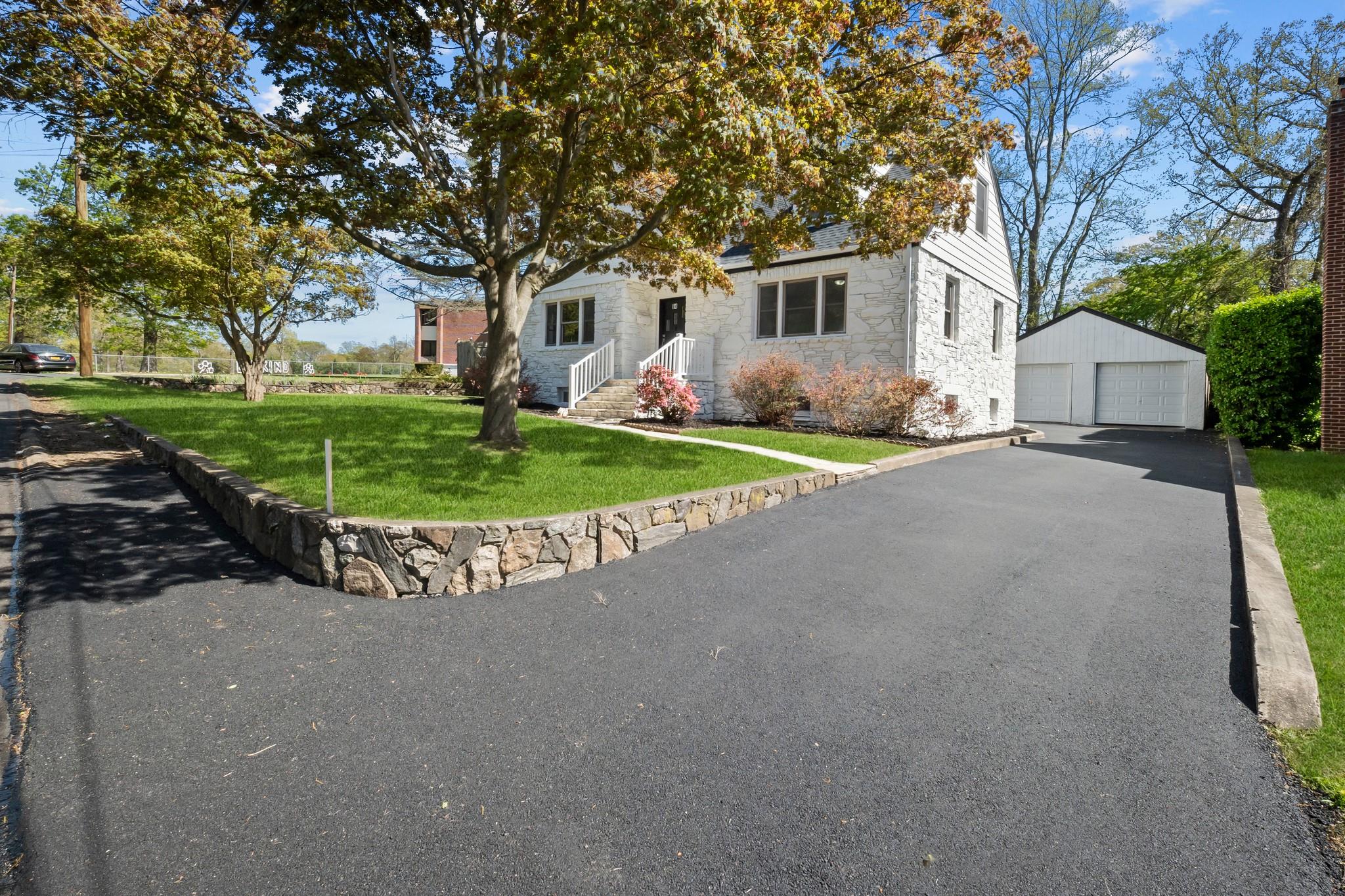 #14 photo, 84 E 19th Street, 東長島 亨廷顿站 Huntington Station , NY 11746