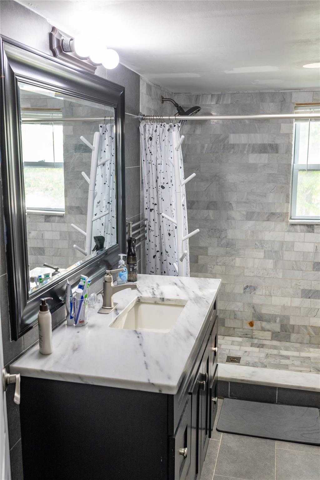 #16 photo, 563 Oxford Road, ナッソー郡 Cedarhurst , NY 11516