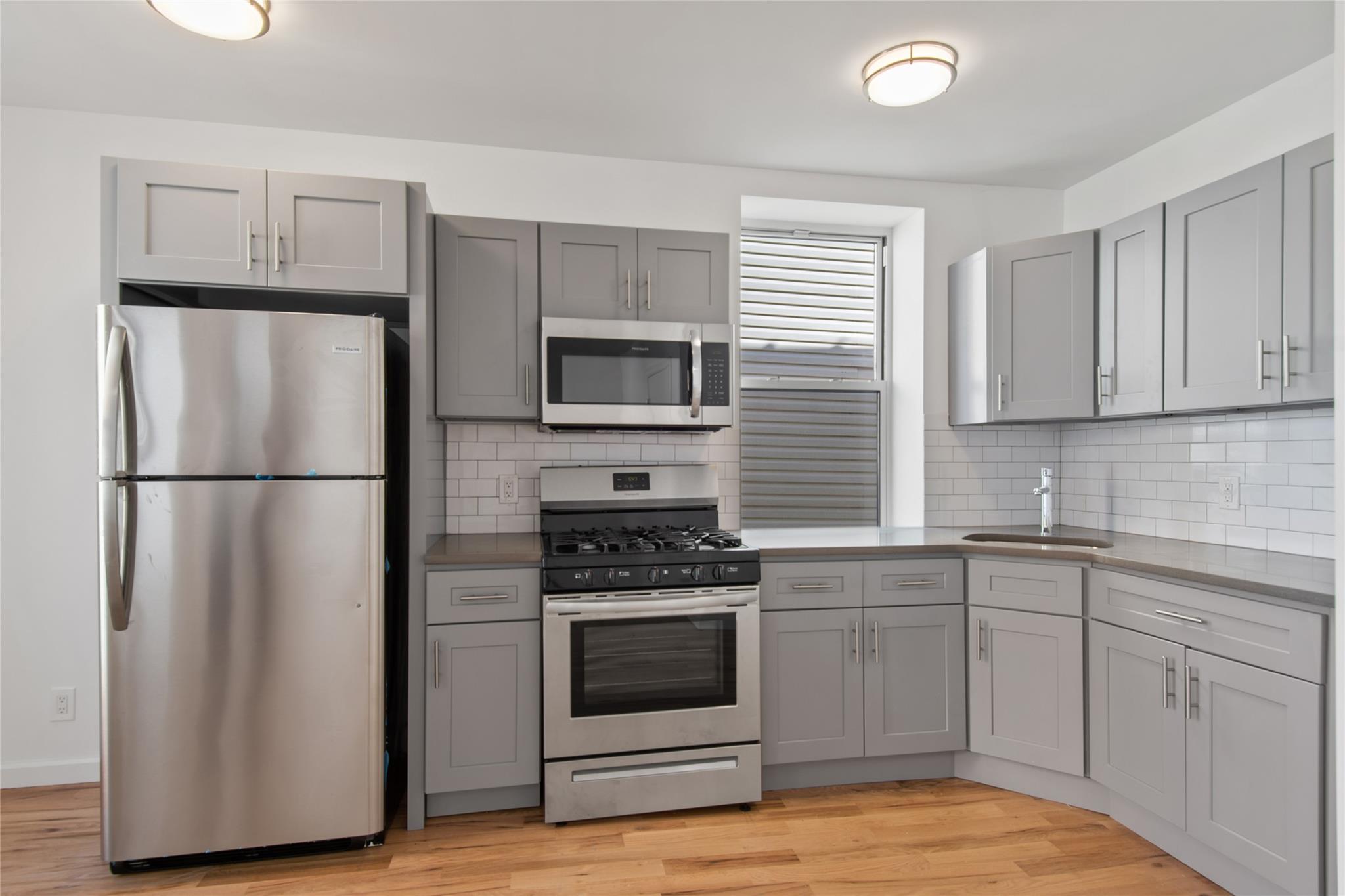 #14 photo, 811 Courtlandt Avenue, ブロンクス区 Bronx , NY 10451