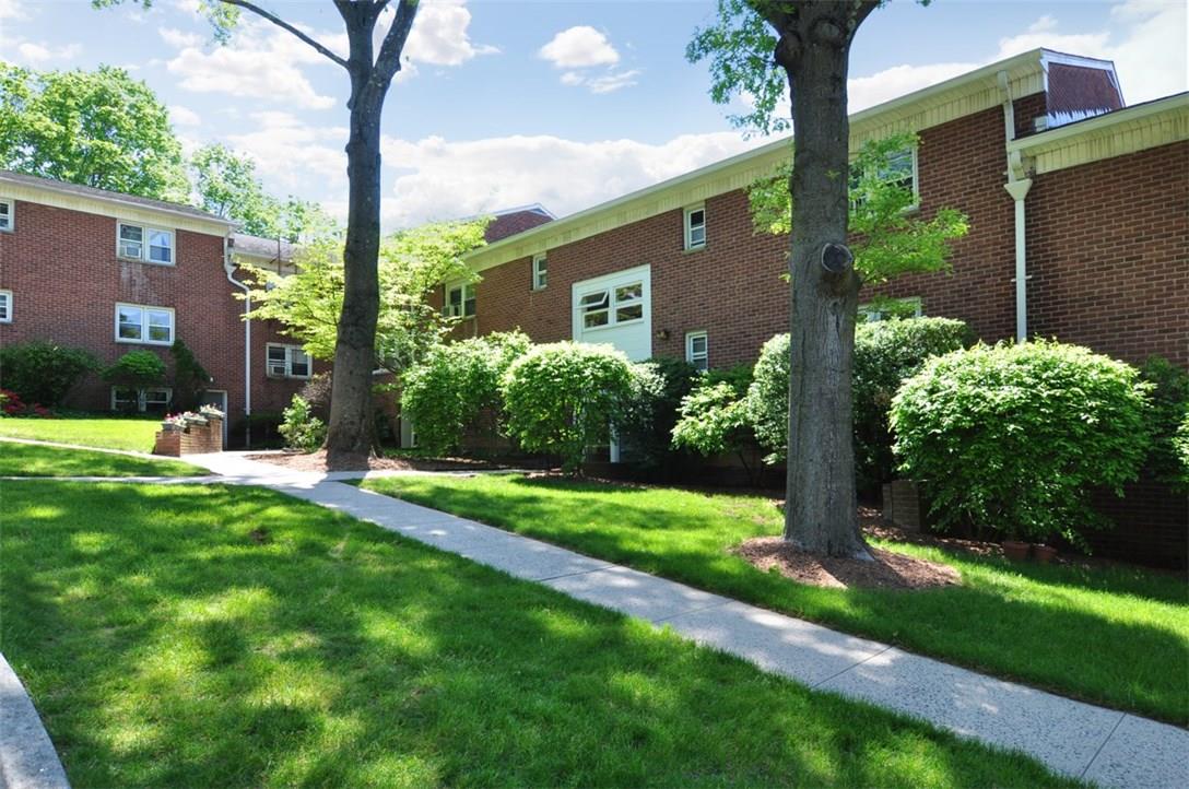 #1 photo, 140 N Broadway, Irvington , NY 10533